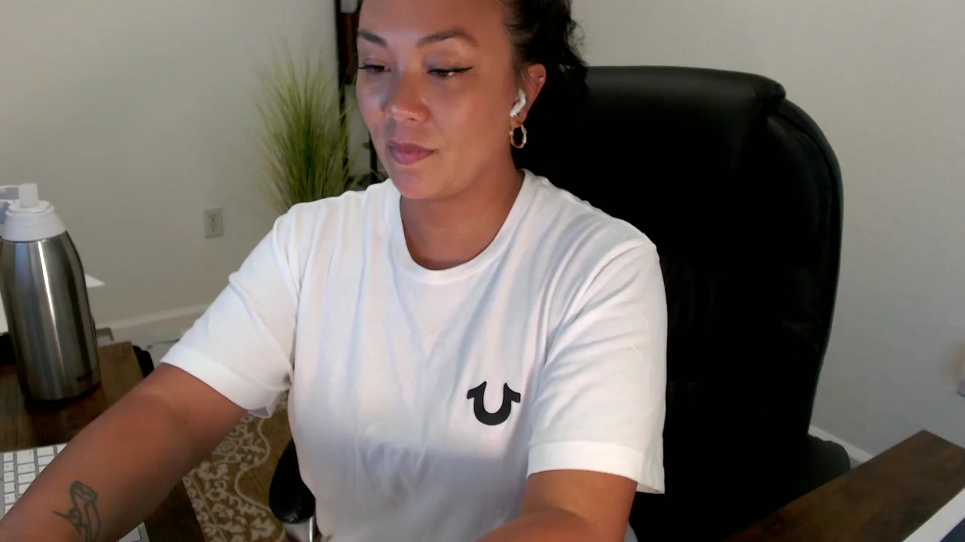 Gallery image thumbnail from MickaylaStar's myfreecams stream on, 08/29/2025, 19:49 image 1 of 20