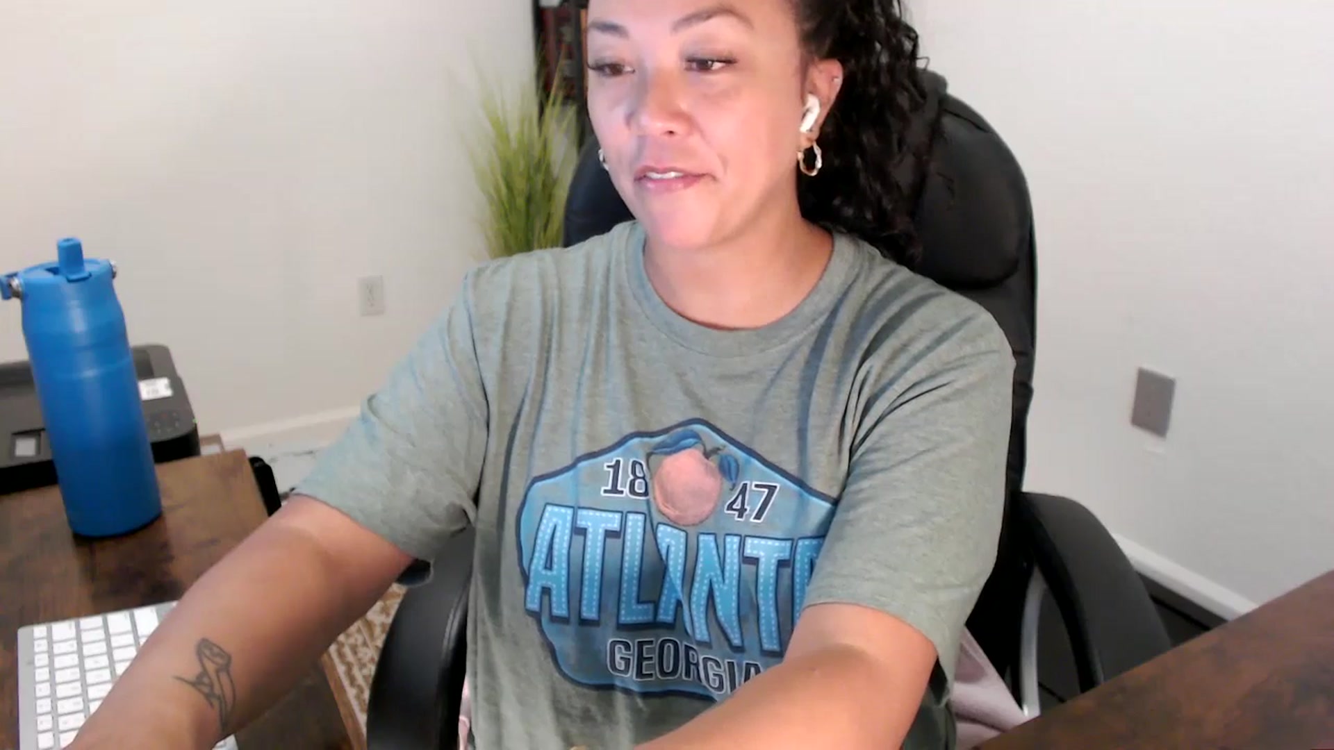 Gallery image thumbnail from MickaylaStar's myfreecams stream on, 09/01/2025, 15:46 image 17 of 20