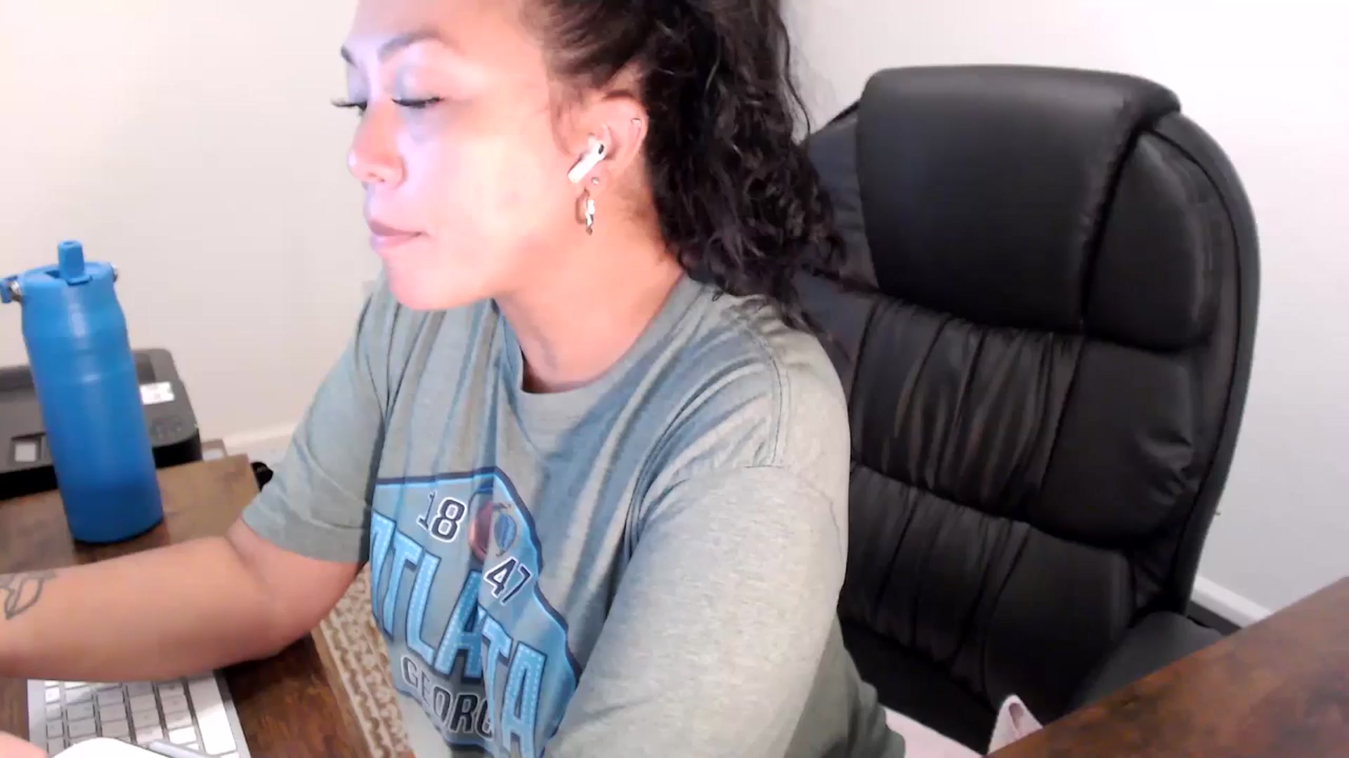 Gallery image thumbnail from MickaylaStar's myfreecams stream on, 09/01/2025, 15:46 image 1 of 20