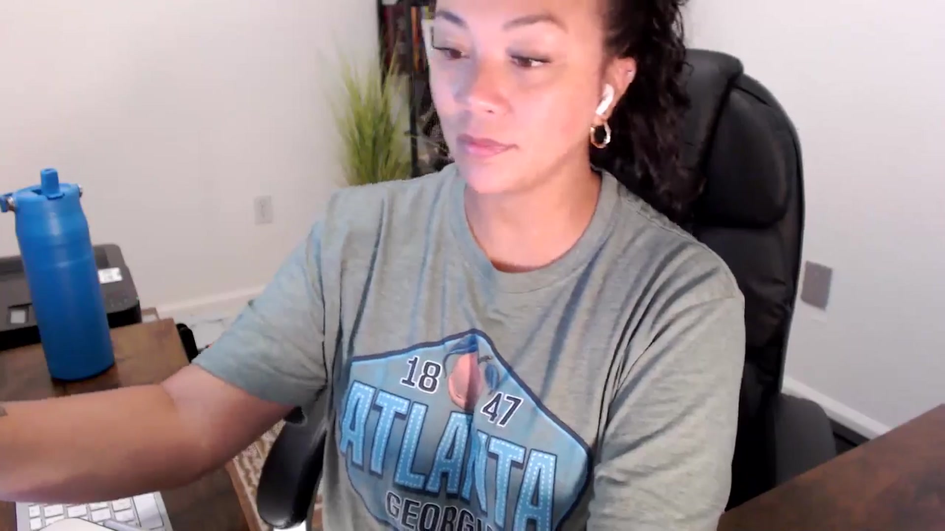 Gallery image thumbnail from MickaylaStar's myfreecams stream on, 09/01/2025, 15:46 image 6 of 20