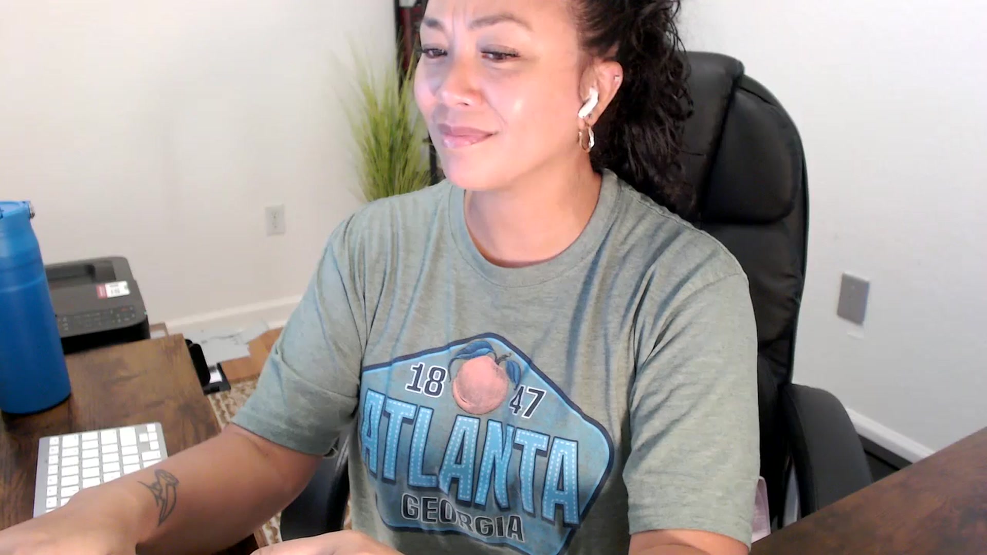 Gallery image thumbnail from MickaylaStar's myfreecams stream on, 09/01/2025, 16:36 image 18 of 20
