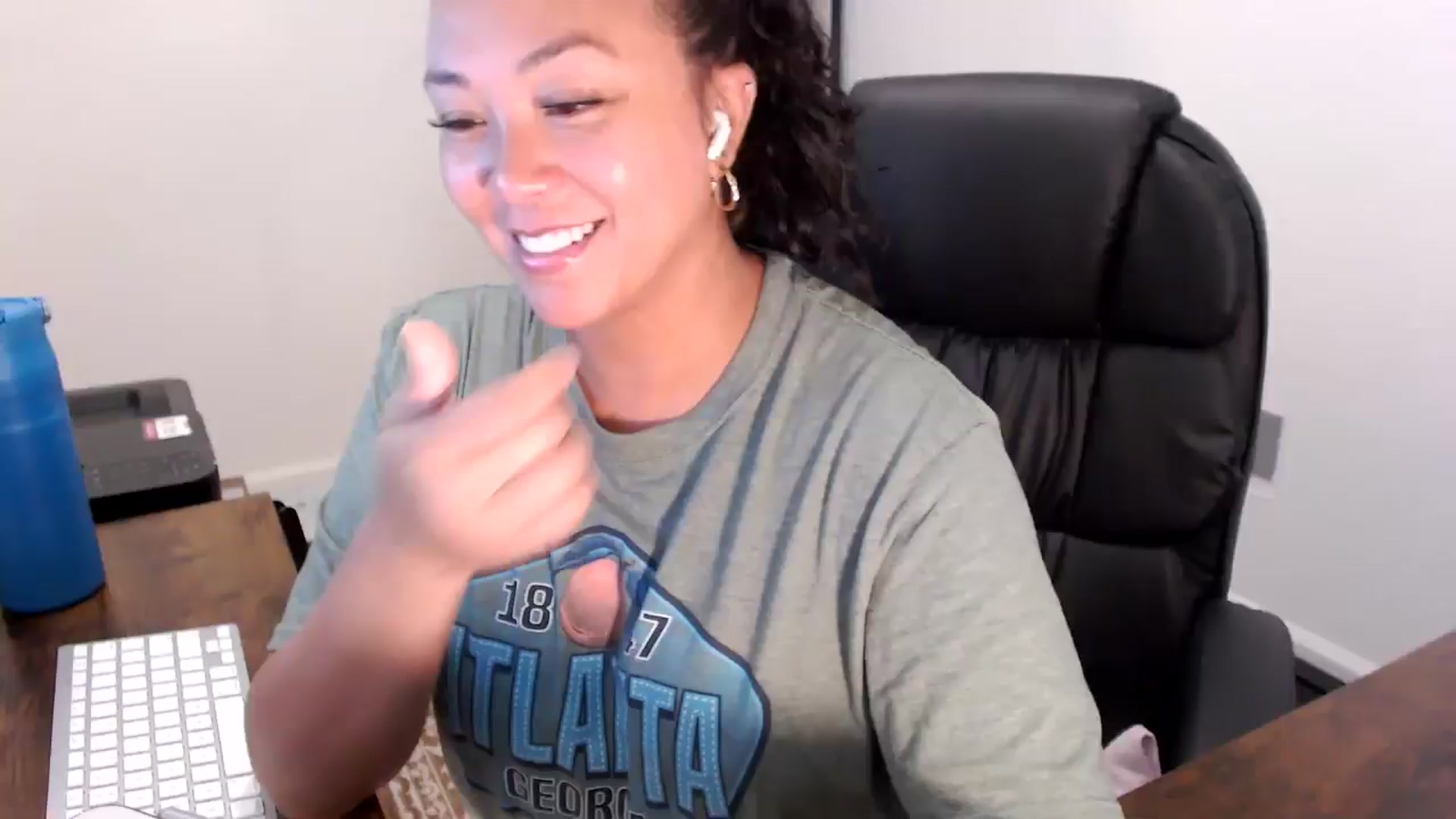 Gallery image thumbnail from MickaylaStar's myfreecams stream on, 09/01/2025, 16:36 image 1 of 20