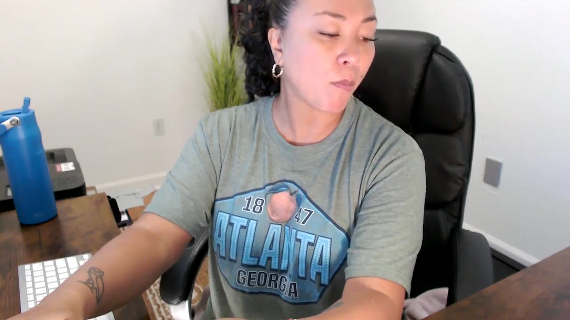 Gallery image thumbnail from MickaylaStar's myfreecams stream on, 09/01/2025, 17:36 image 5 of 20