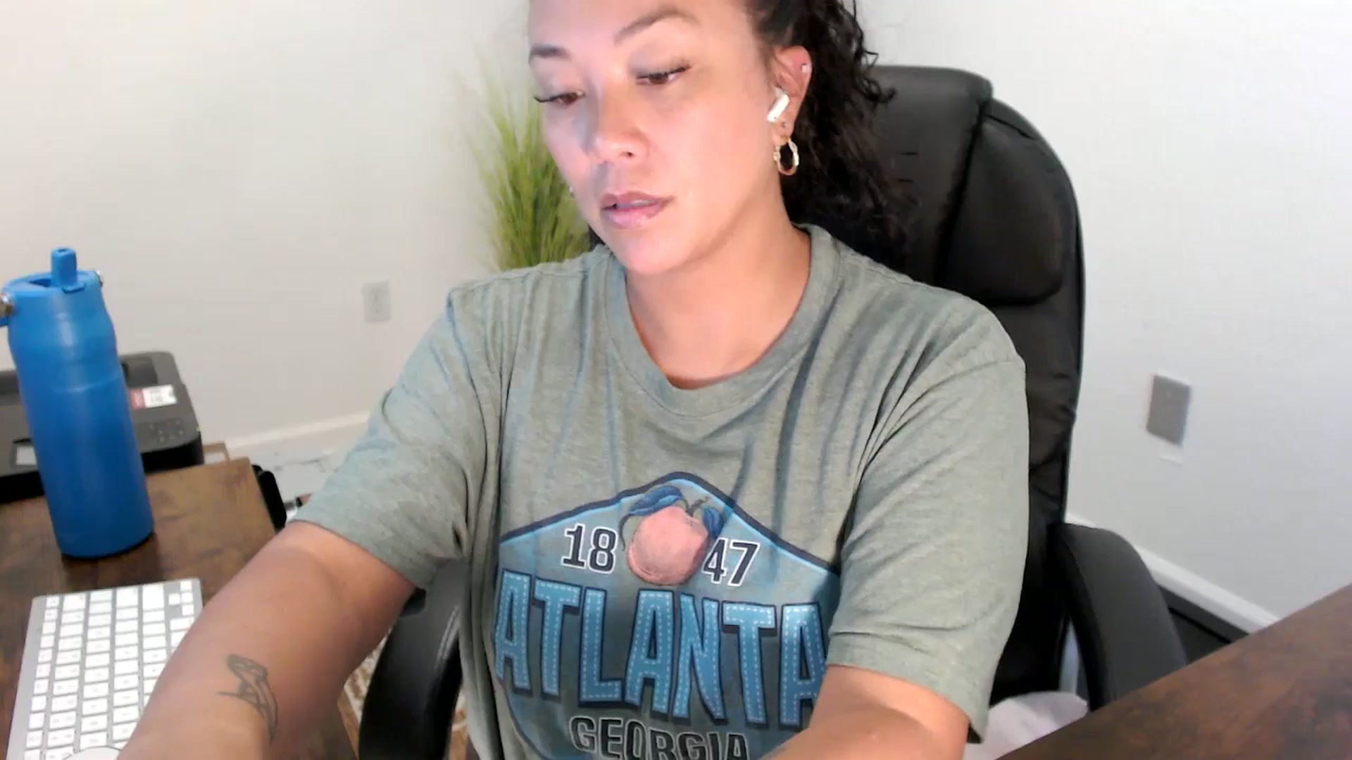 Gallery image thumbnail from MickaylaStar's myfreecams stream on, 09/01/2025, 18:31 image 8 of 20