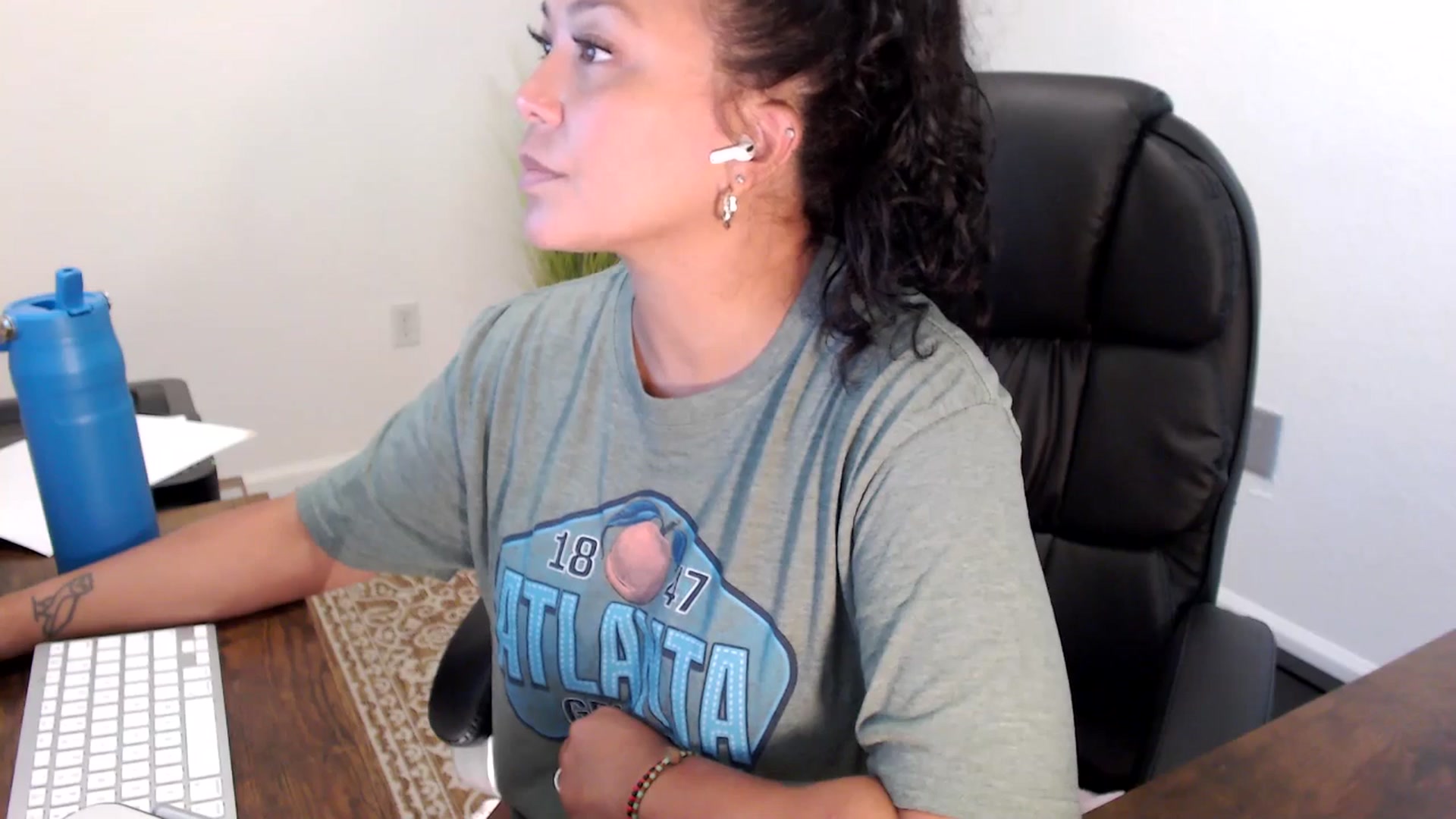 Gallery image thumbnail from MickaylaStar's myfreecams stream on, 09/01/2025, 18:31 image 4 of 20