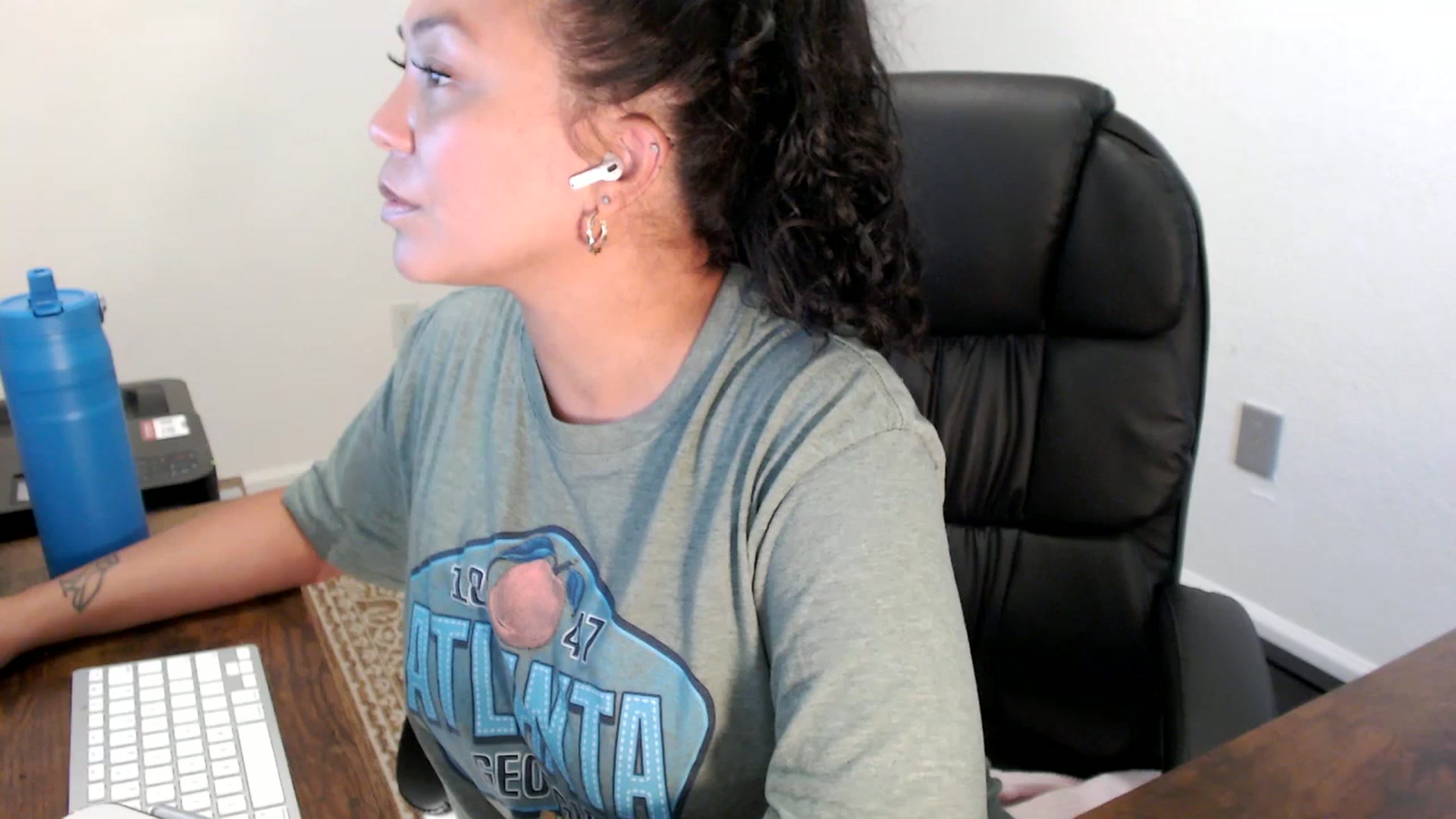 Gallery image thumbnail from MickaylaStar's myfreecams stream on, 09/01/2025, 18:31 image 12 of 20