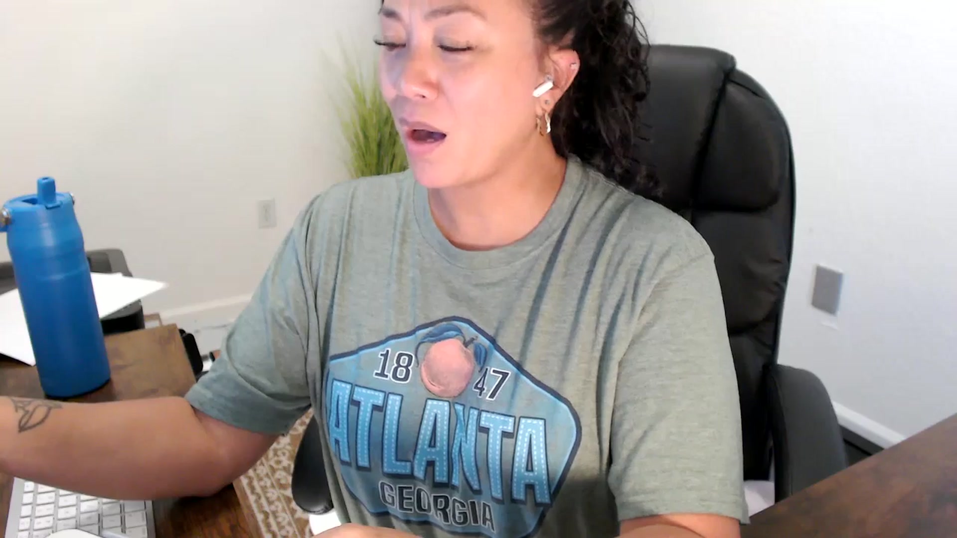 Gallery image thumbnail from MickaylaStar's myfreecams stream on, 09/01/2025, 18:31 image 2 of 20