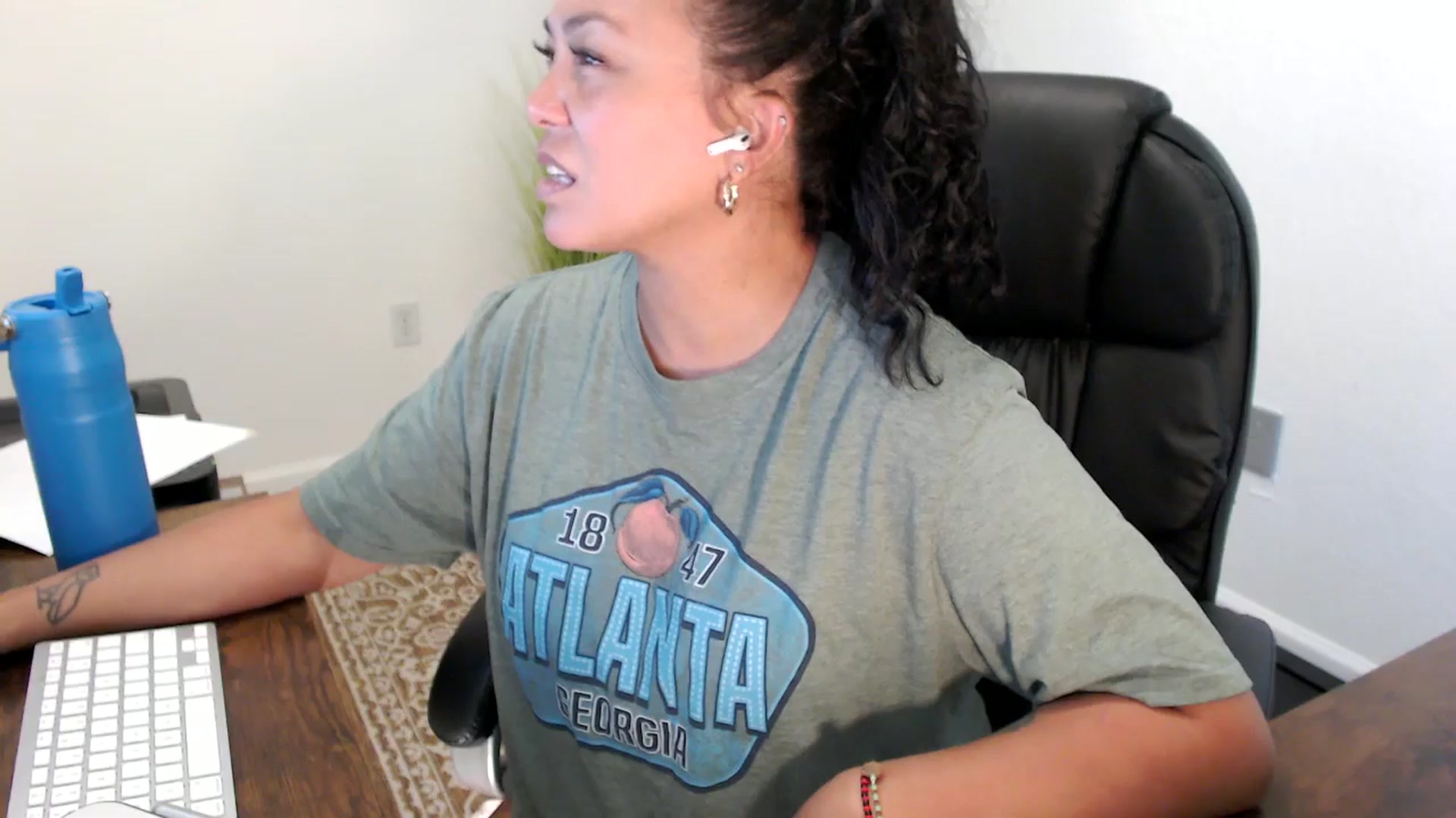 Gallery image thumbnail from MickaylaStar's myfreecams stream on, 09/01/2025, 18:31 image 3 of 20