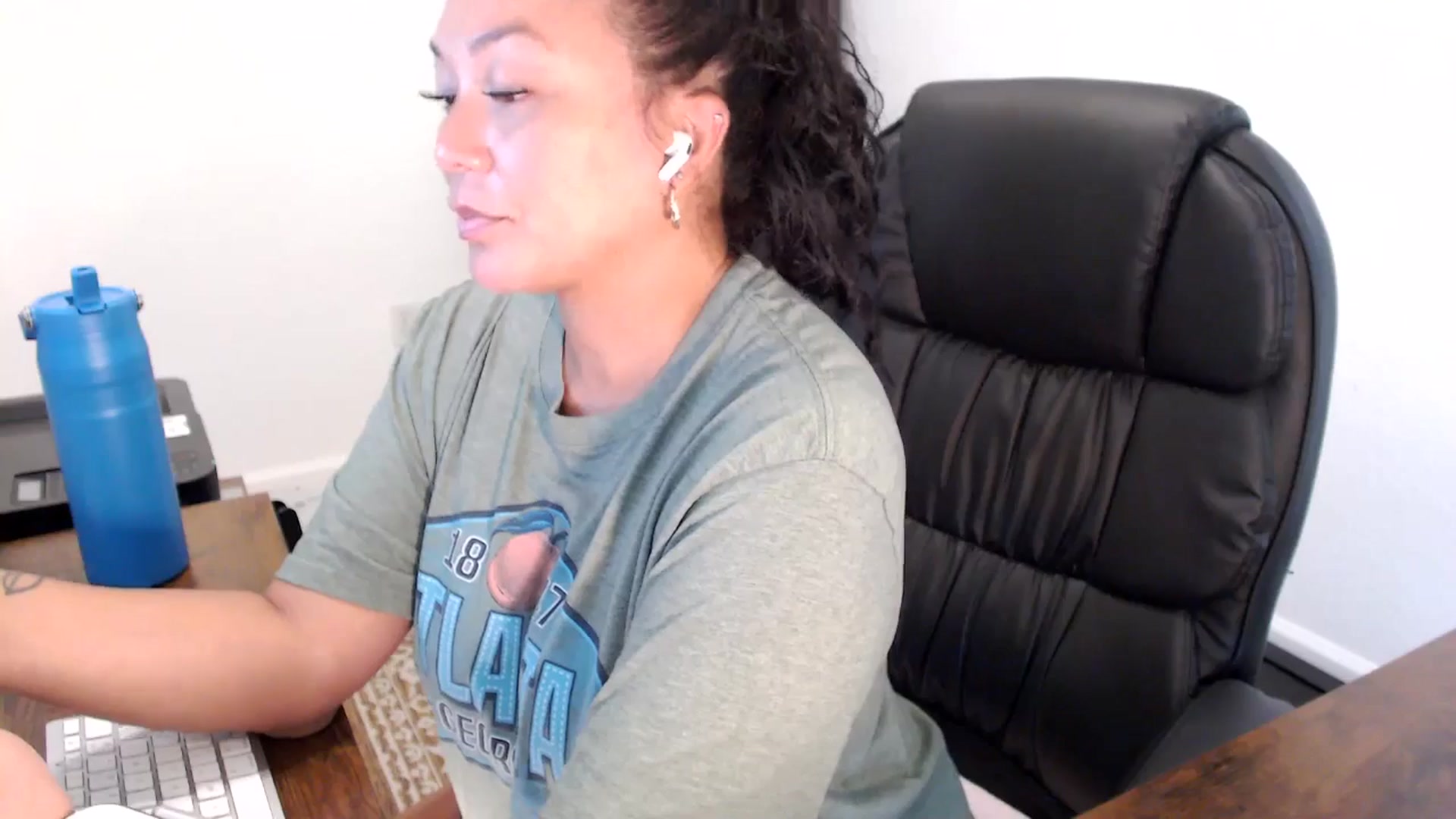 Gallery image thumbnail from MickaylaStar's myfreecams stream on, 09/01/2025, 19:43 image 20 of 20