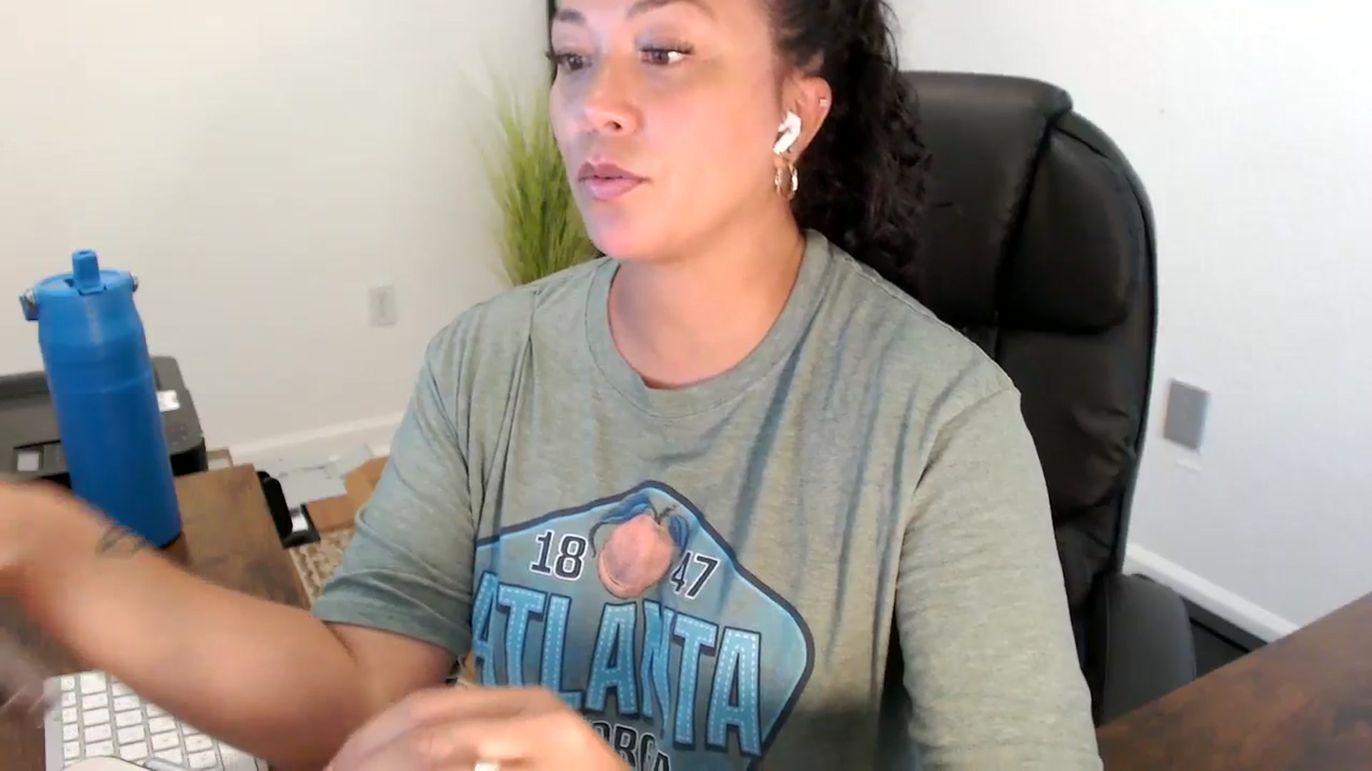 Gallery image thumbnail from MickaylaStar's myfreecams stream on, 09/01/2025, 19:43 image 7 of 20