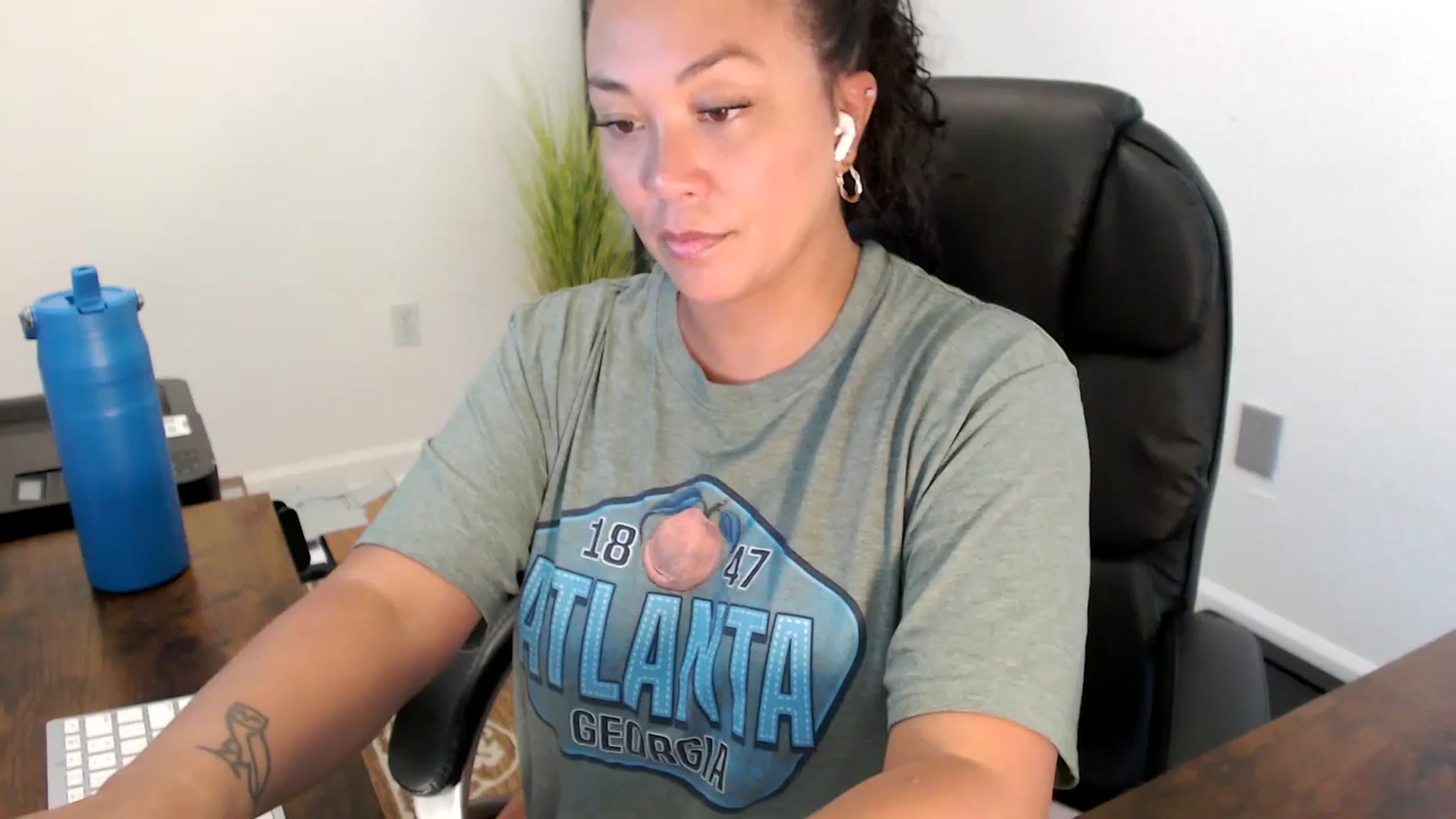 Gallery image thumbnail from MickaylaStar's myfreecams stream on, 09/01/2025, 19:43 image 18 of 20