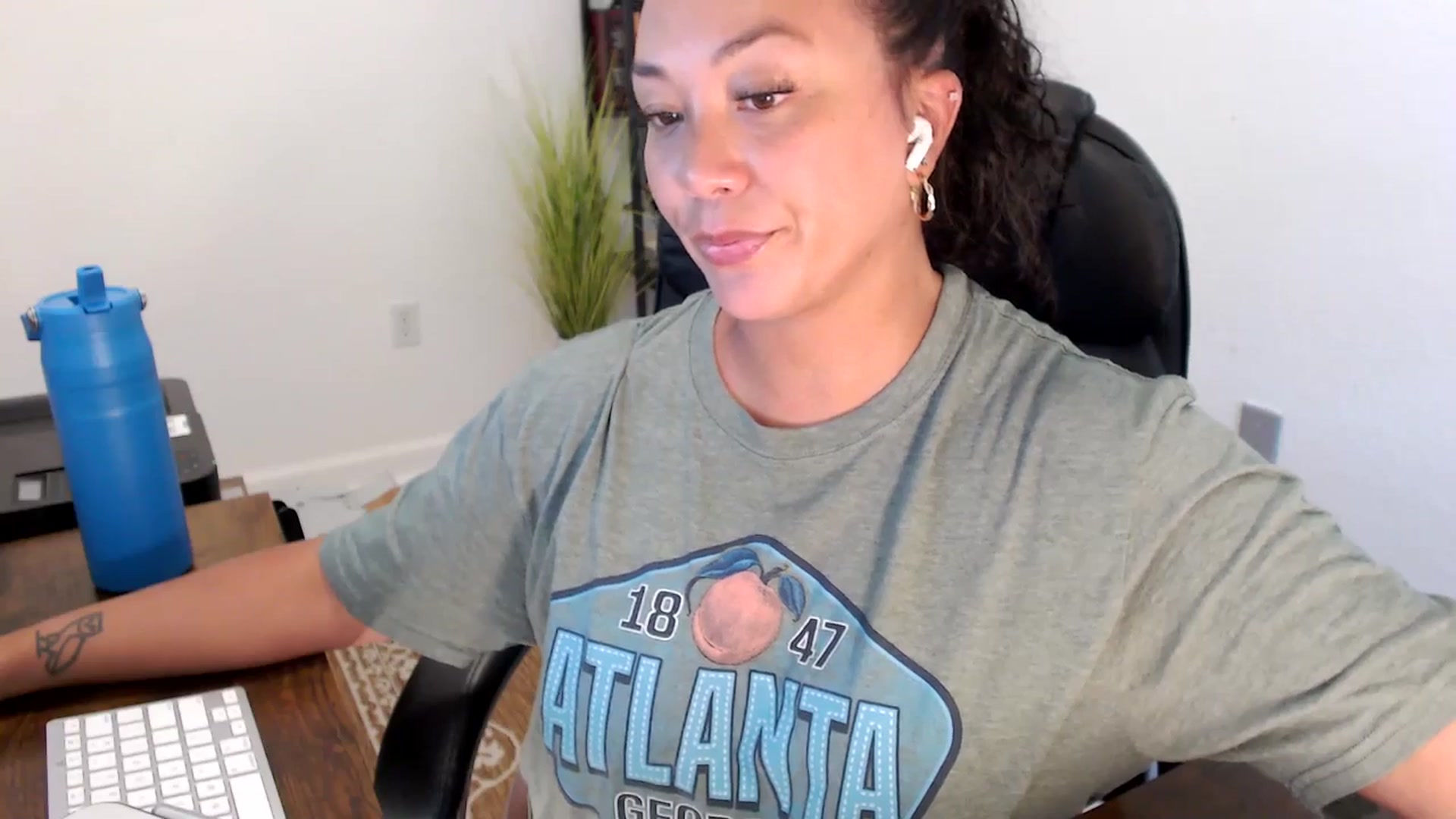 Gallery image thumbnail from MickaylaStar's myfreecams stream on, 09/01/2025, 19:43 image 9 of 20