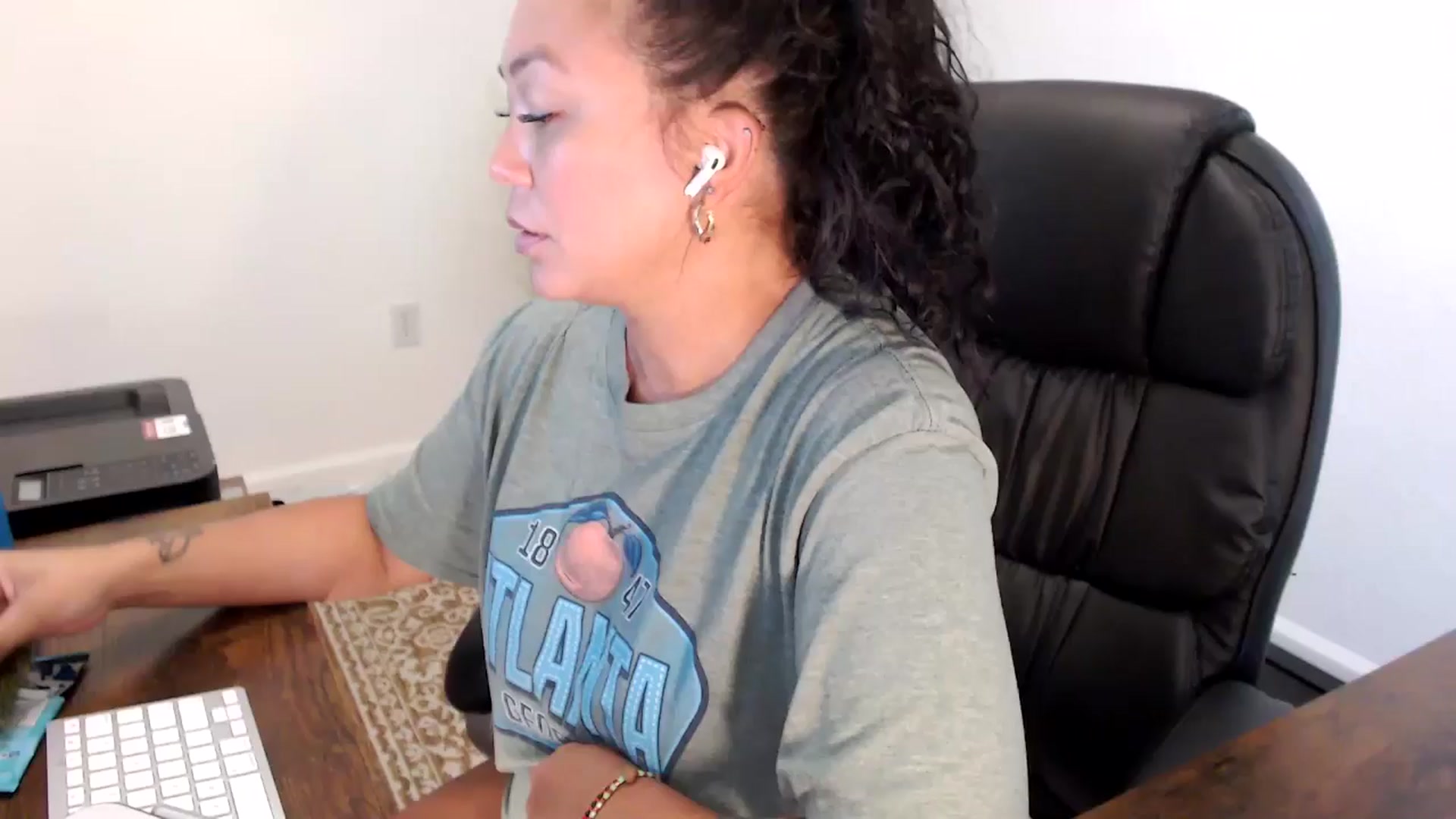 Gallery image thumbnail from MickaylaStar's myfreecams stream on, 09/01/2025, 19:43 image 2 of 20