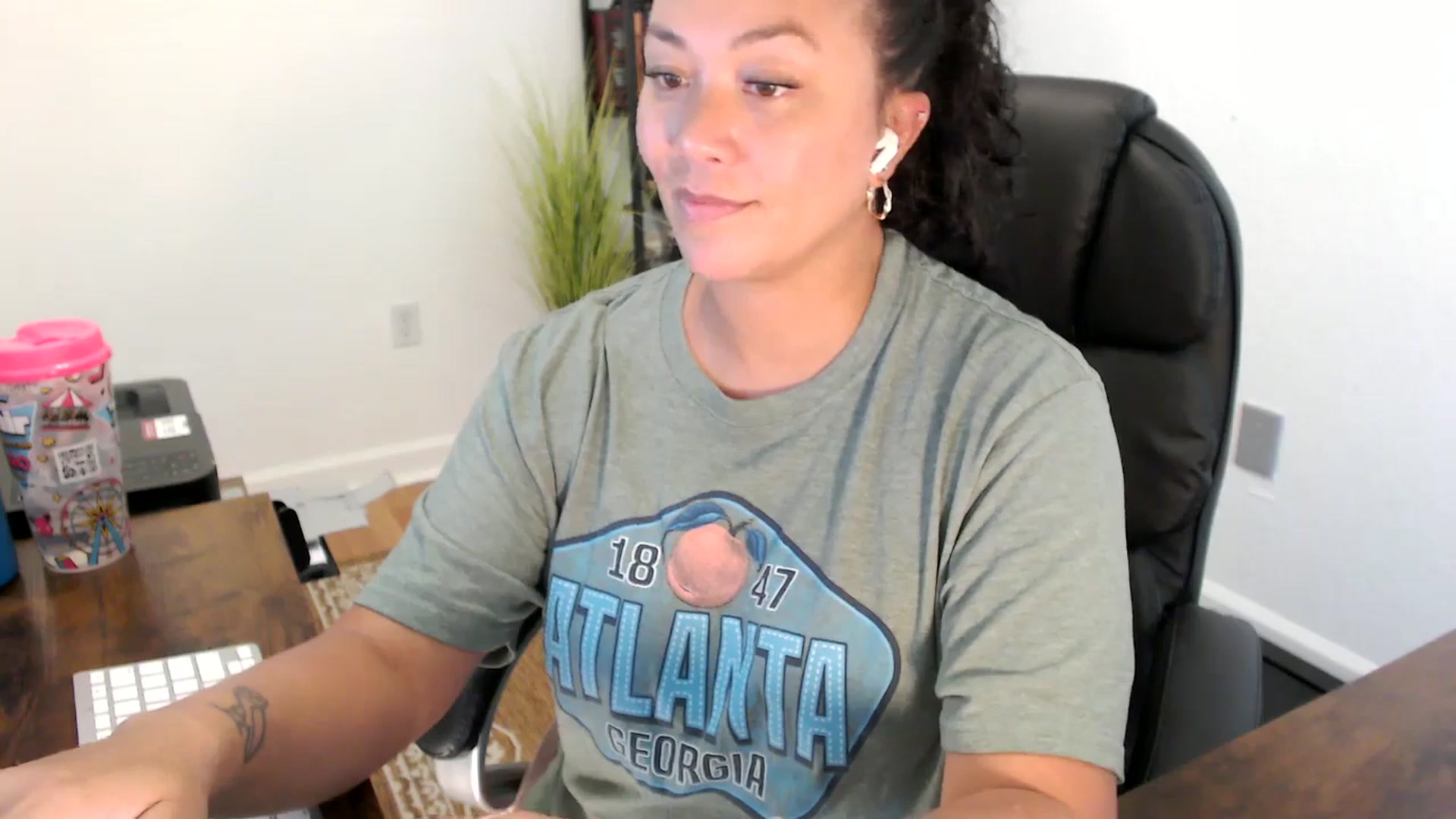 Gallery image thumbnail from MickaylaStar's myfreecams stream on, 09/01/2025, 20:13 image 4 of 20