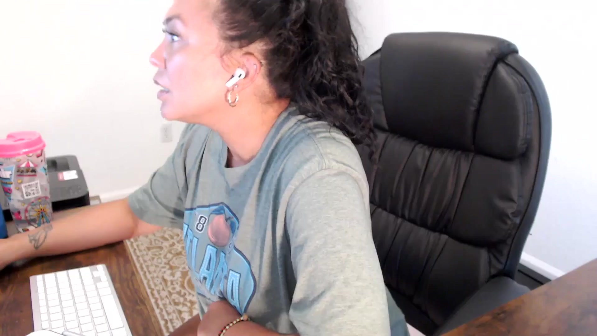 Gallery image thumbnail from MickaylaStar's myfreecams stream on, 09/01/2025, 20:13 image 5 of 20