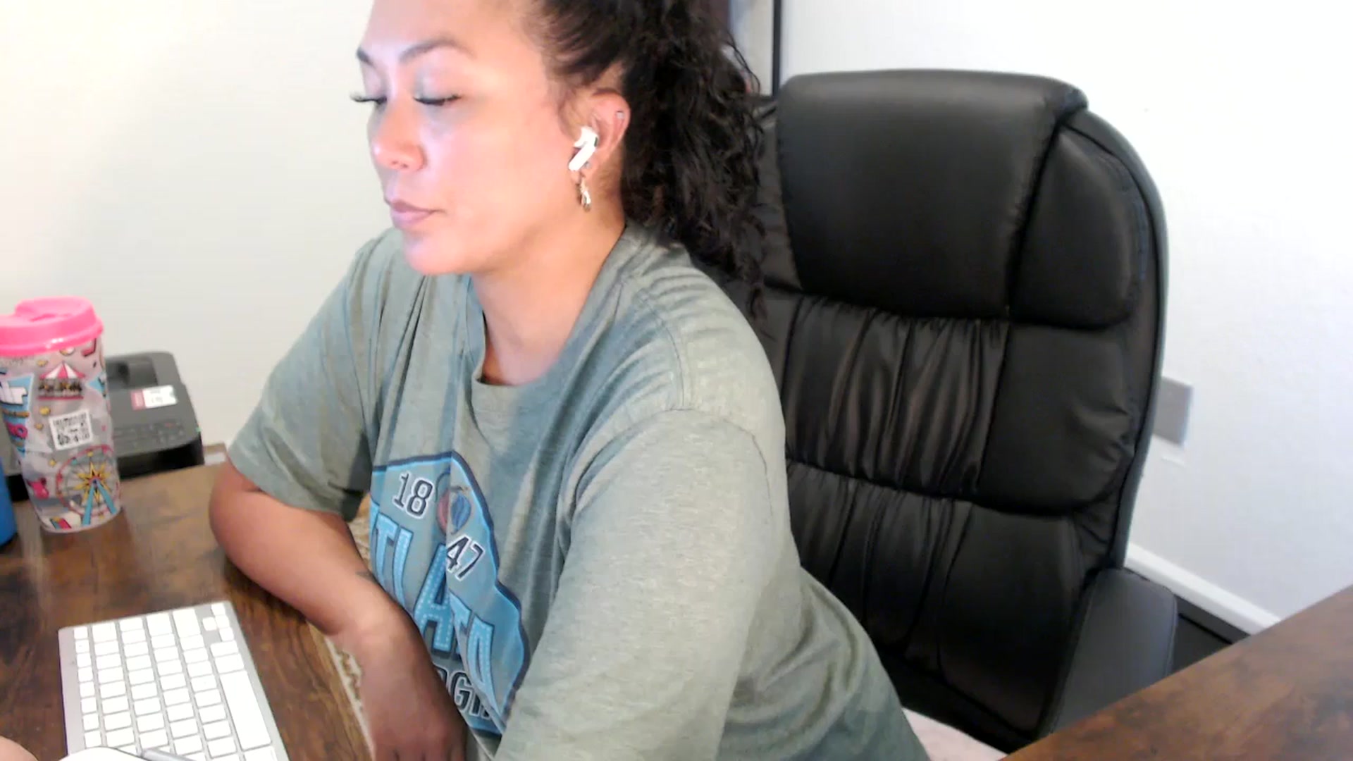 Gallery image thumbnail from MickaylaStar's myfreecams stream on, 09/01/2025, 20:13 image 13 of 20