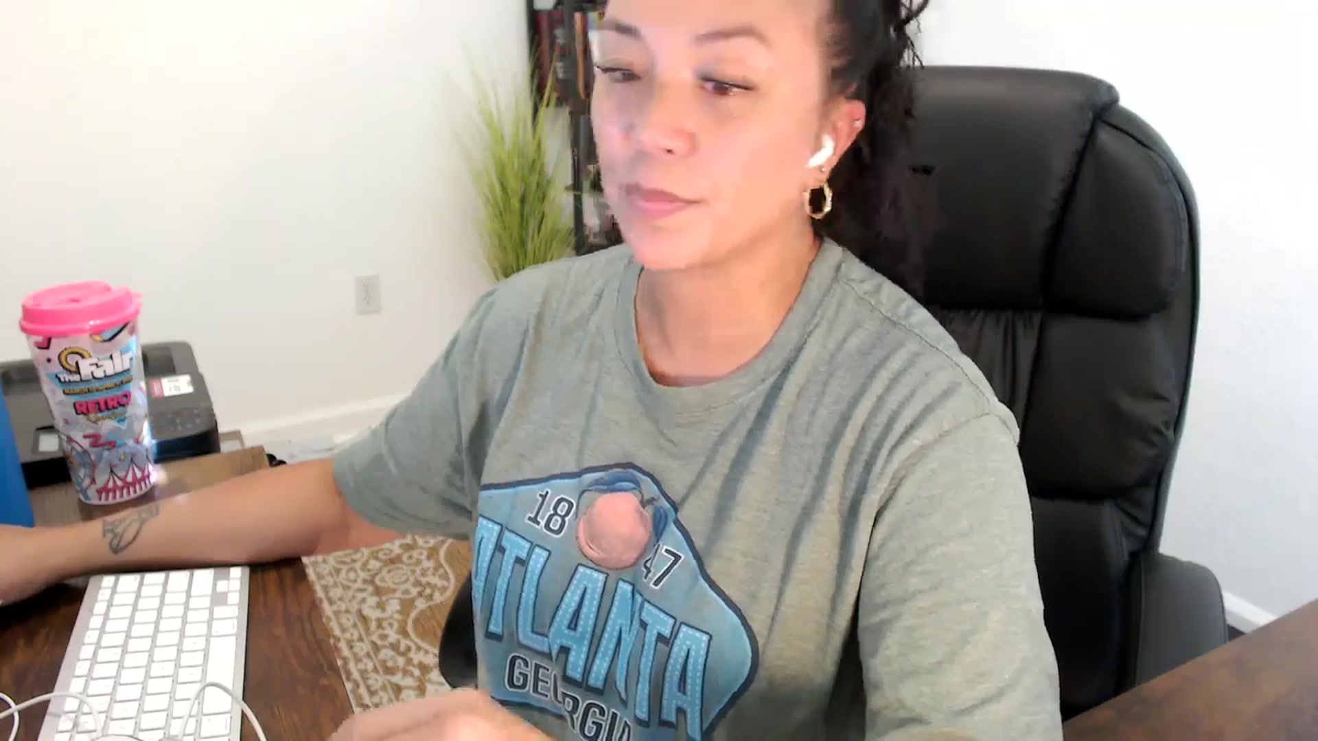 Gallery image thumbnail from MickaylaStar's myfreecams stream on, 09/01/2025, 21:35 image 17 of 20