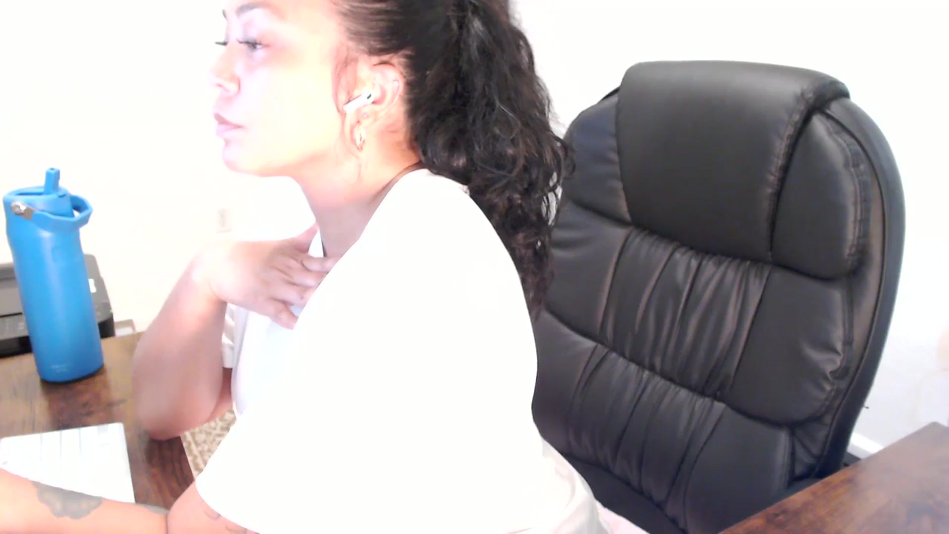 Gallery image thumbnail from MickaylaStar's myfreecams stream on, 09/02/2025, 17:46 image 8 of 20