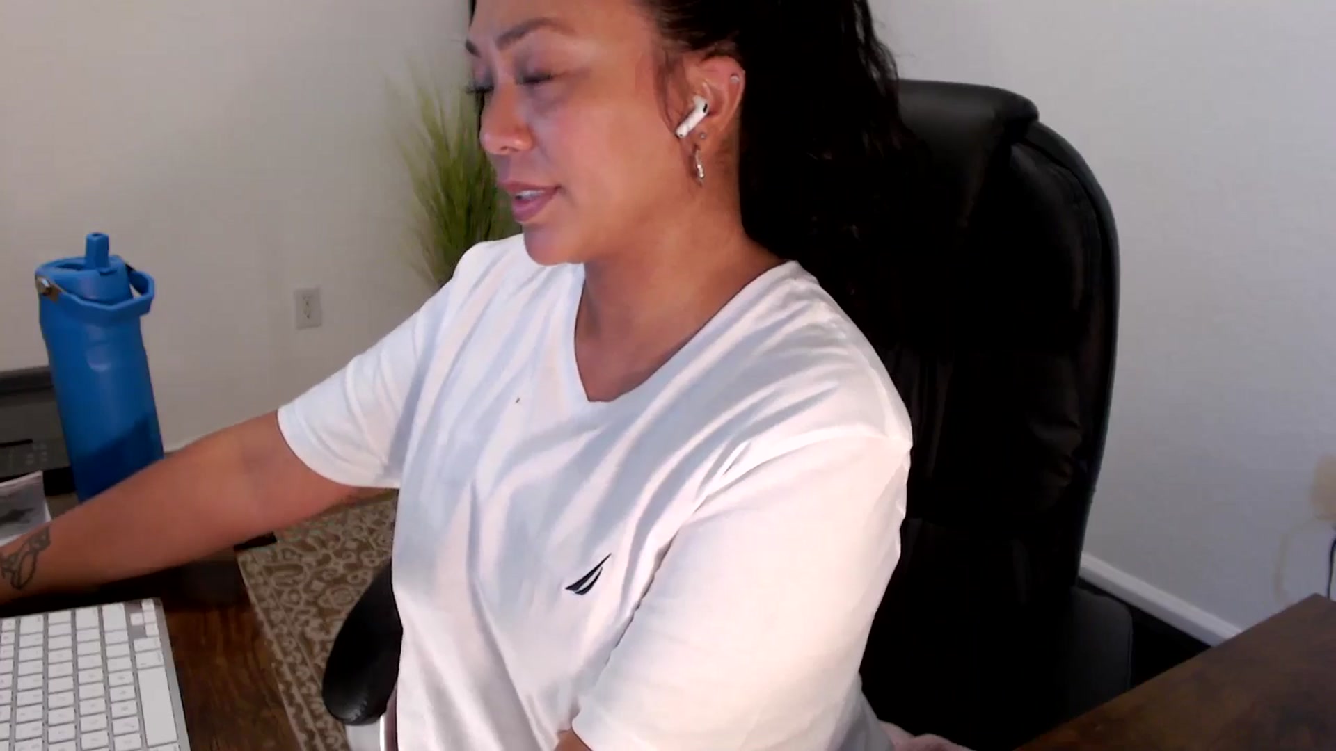 Gallery image thumbnail from MickaylaStar's myfreecams stream on, 09/02/2025, 18:09 image 20 of 20