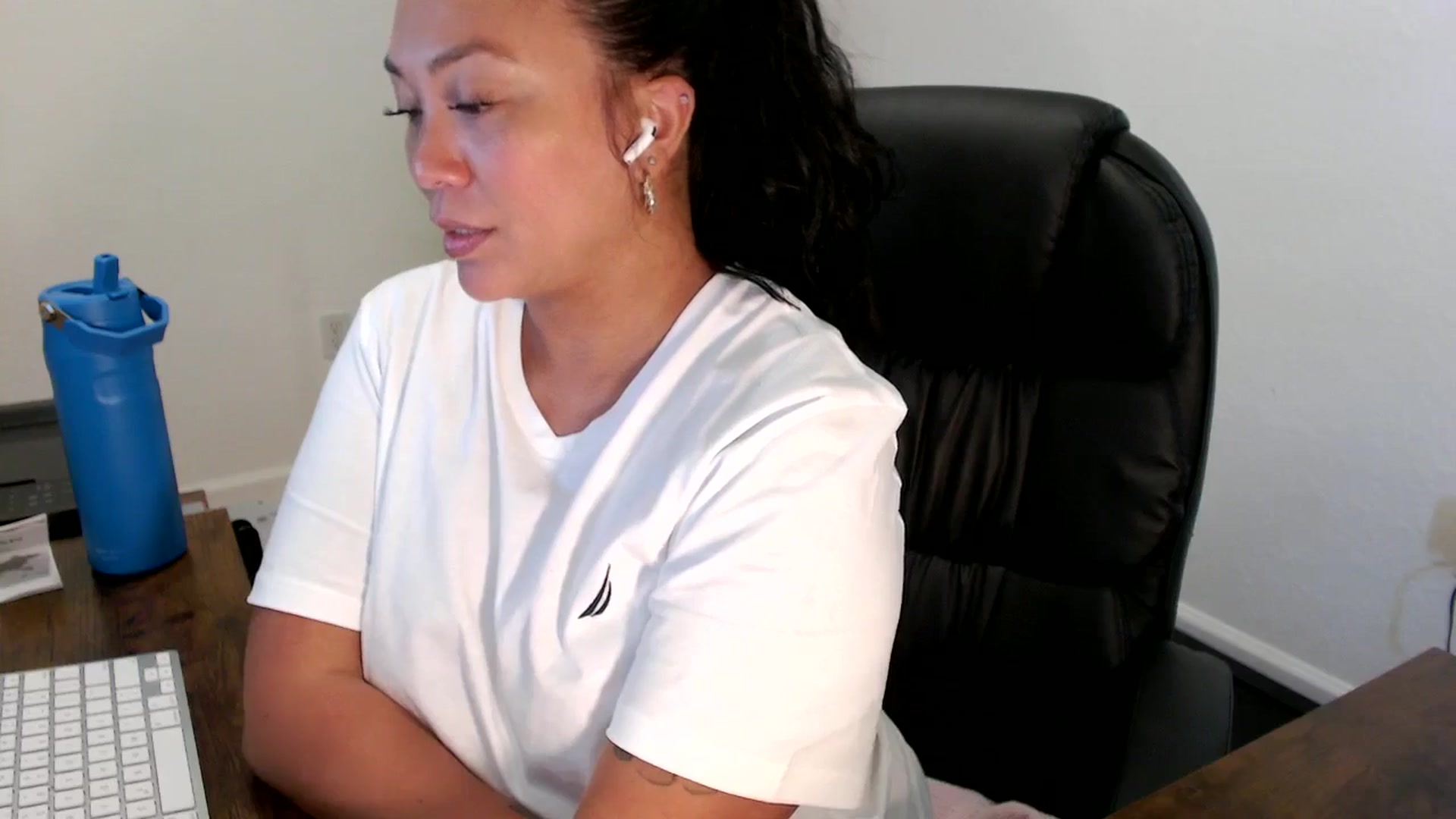 Gallery image thumbnail from MickaylaStar's myfreecams stream on, 09/02/2025, 18:09 image 6 of 20