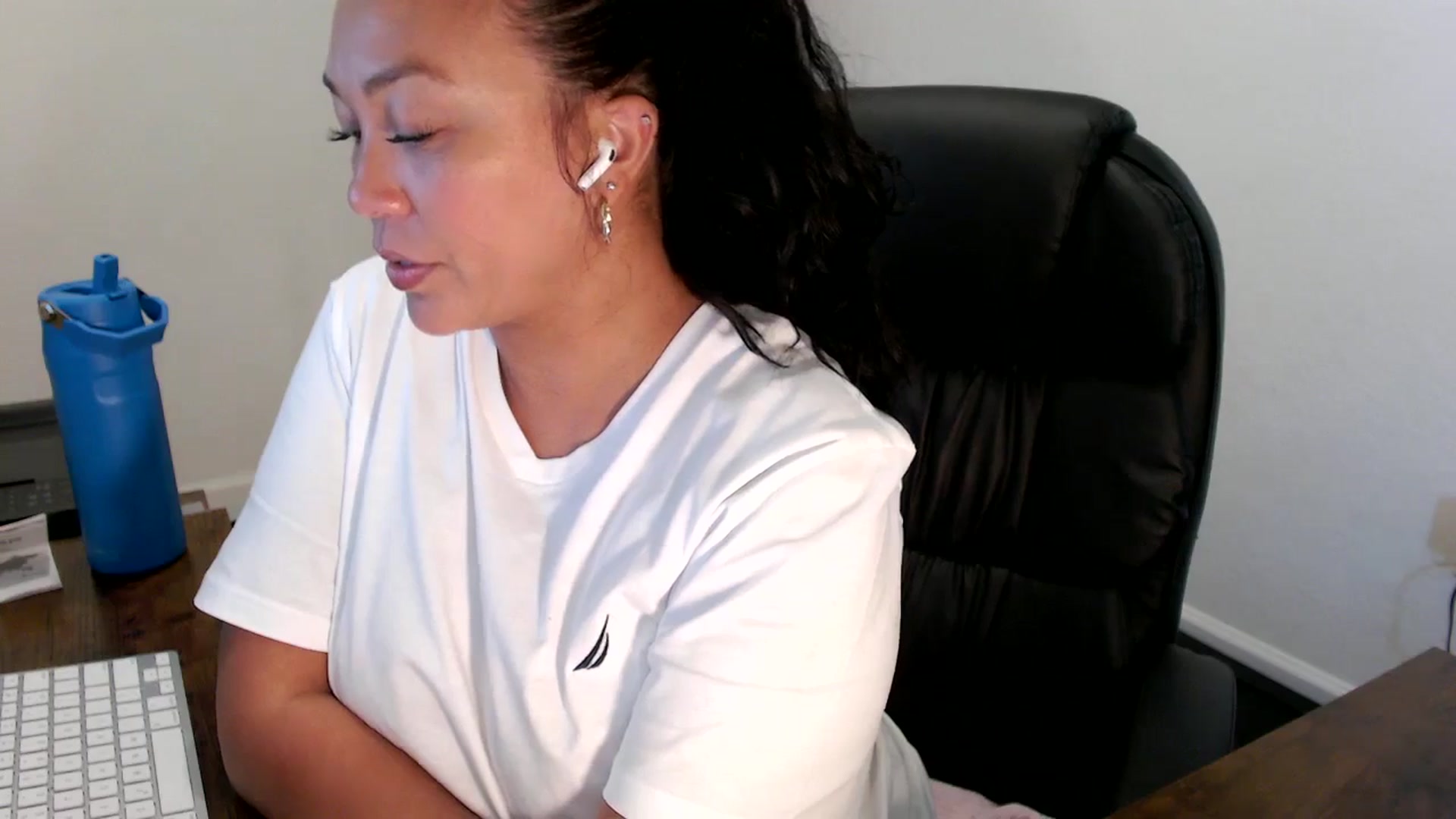 Gallery image thumbnail from MickaylaStar's myfreecams stream on, 09/02/2025, 18:09 image 5 of 20
