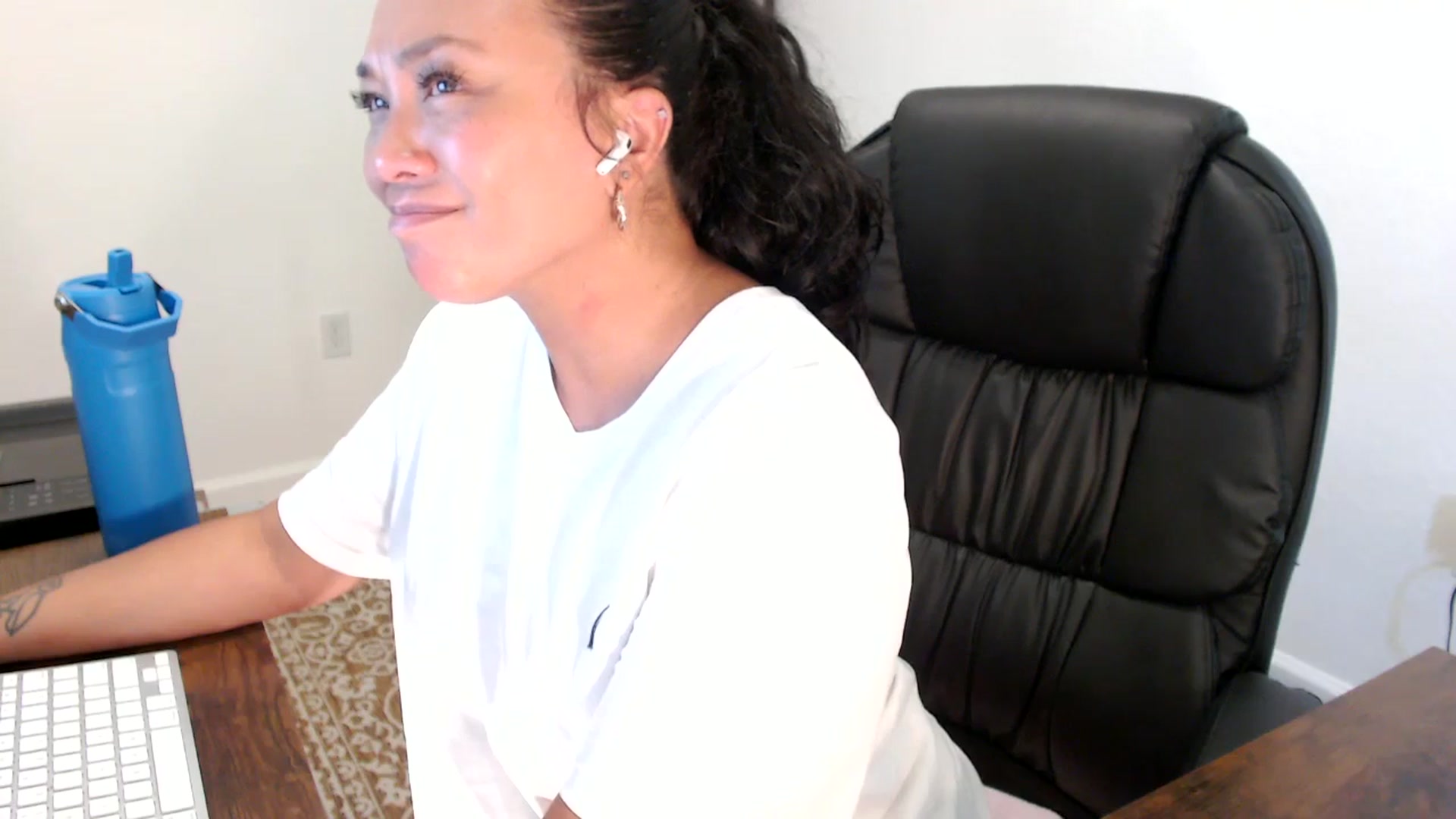 Gallery image thumbnail from MickaylaStar's myfreecams stream on, 09/02/2025, 18:31 image 13 of 20