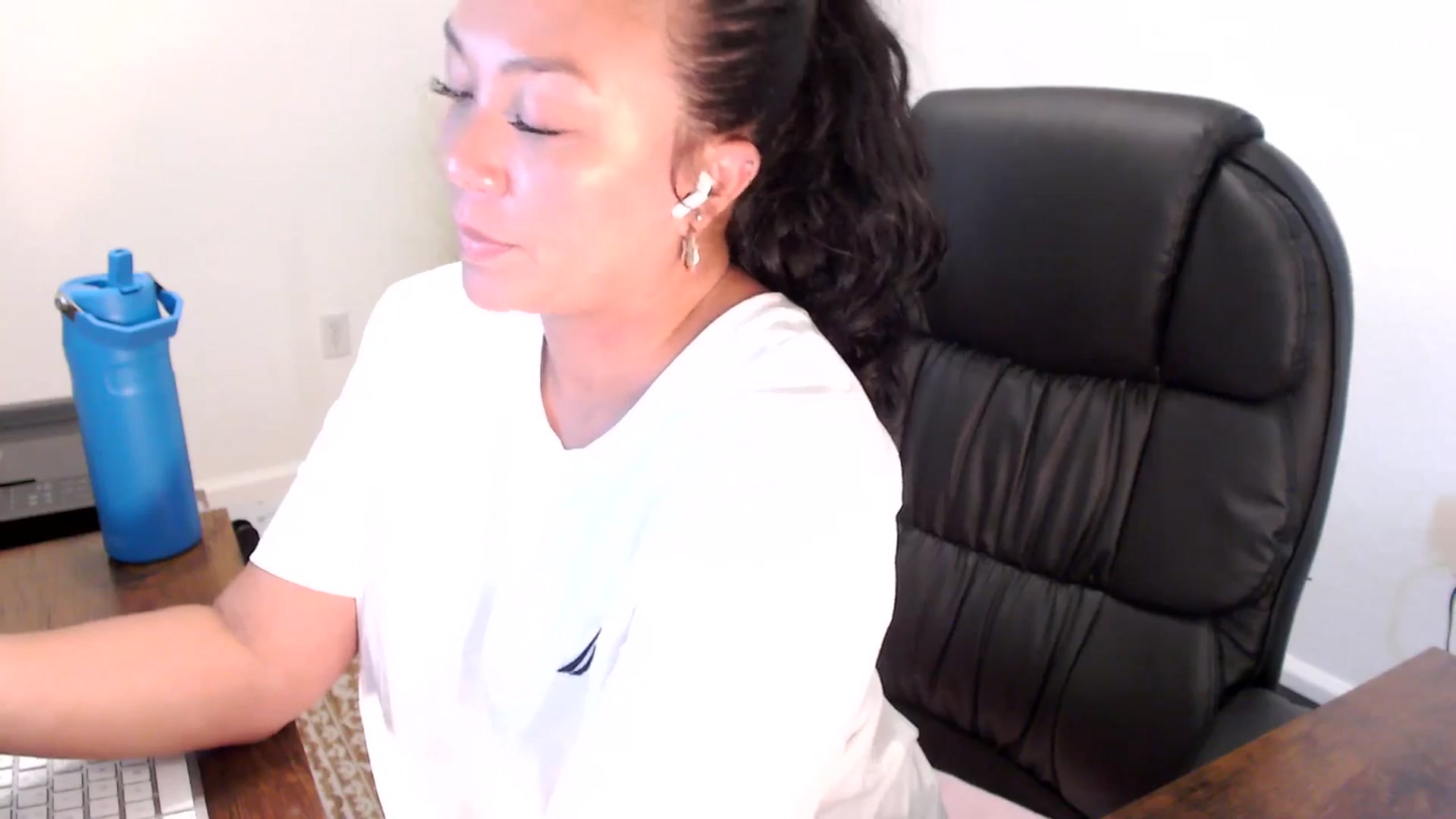 Gallery image thumbnail from MickaylaStar's myfreecams stream on, 09/02/2025, 18:31 image 20 of 20