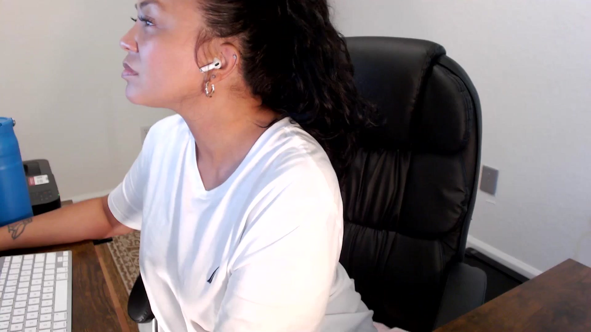 Gallery image thumbnail from MickaylaStar's myfreecams stream on, 09/02/2025, 19:30 image 3 of 20