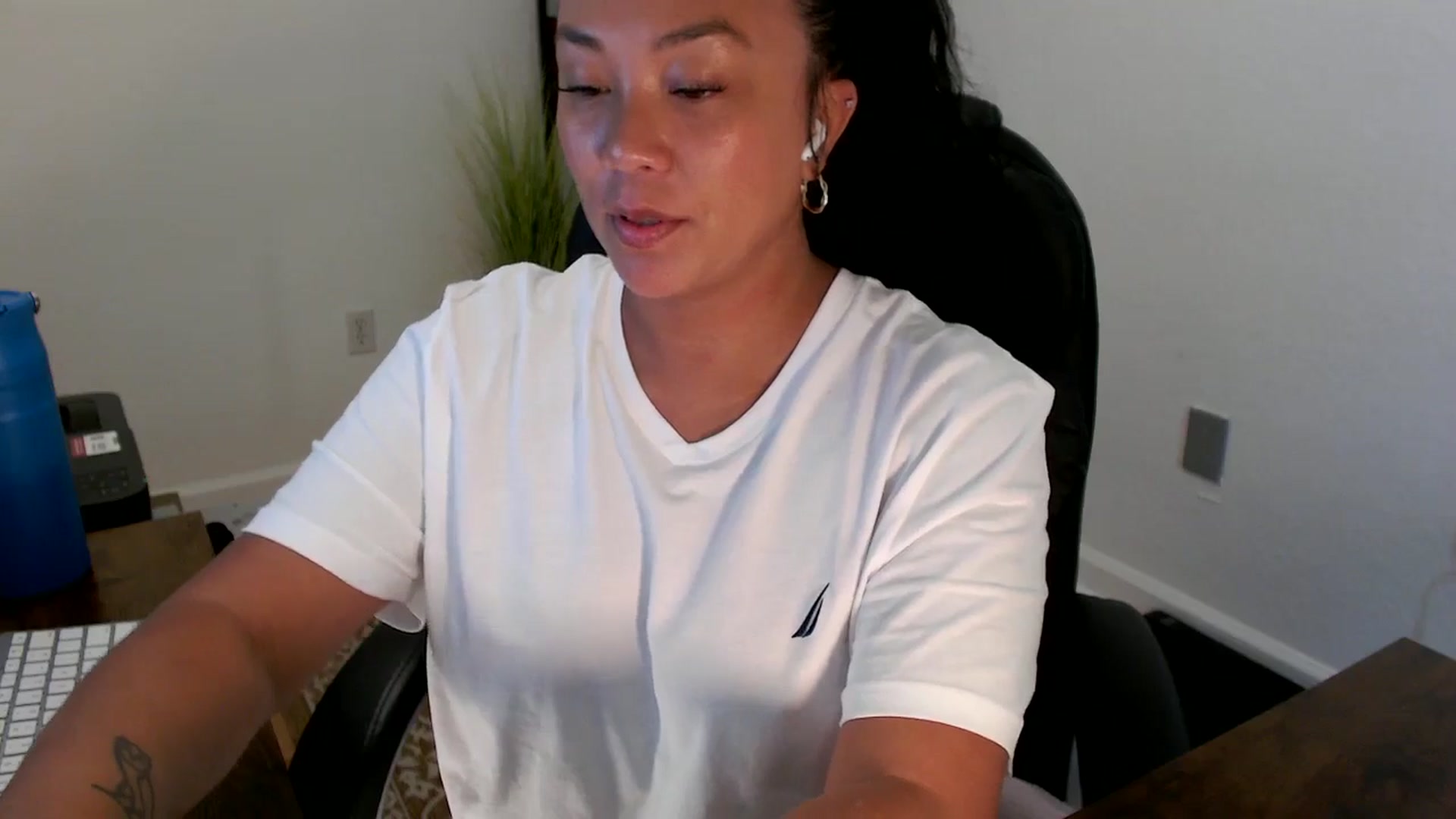 Gallery image thumbnail from MickaylaStar's myfreecams stream on, 09/02/2025, 19:30 image 2 of 20