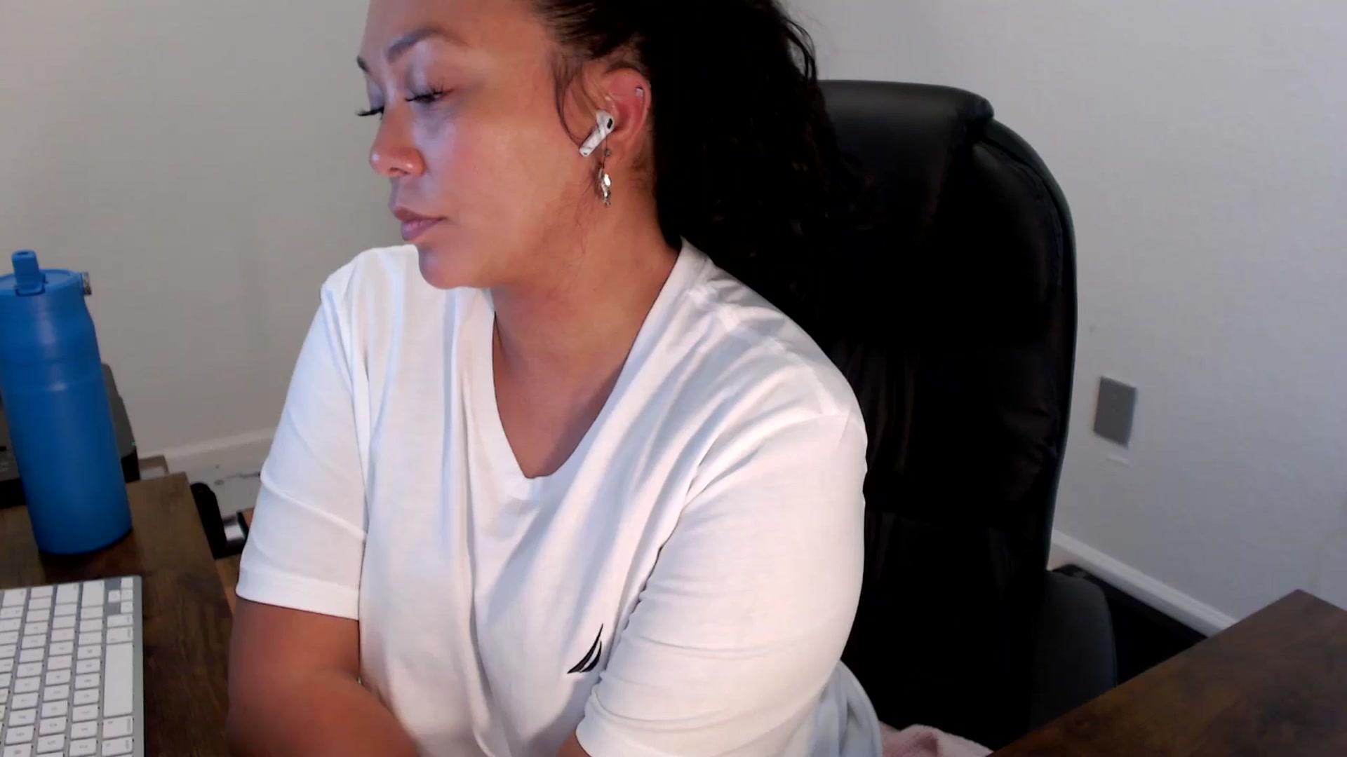 Gallery image thumbnail from MickaylaStar's myfreecams stream on, 09/02/2025, 19:30 image 18 of 20
