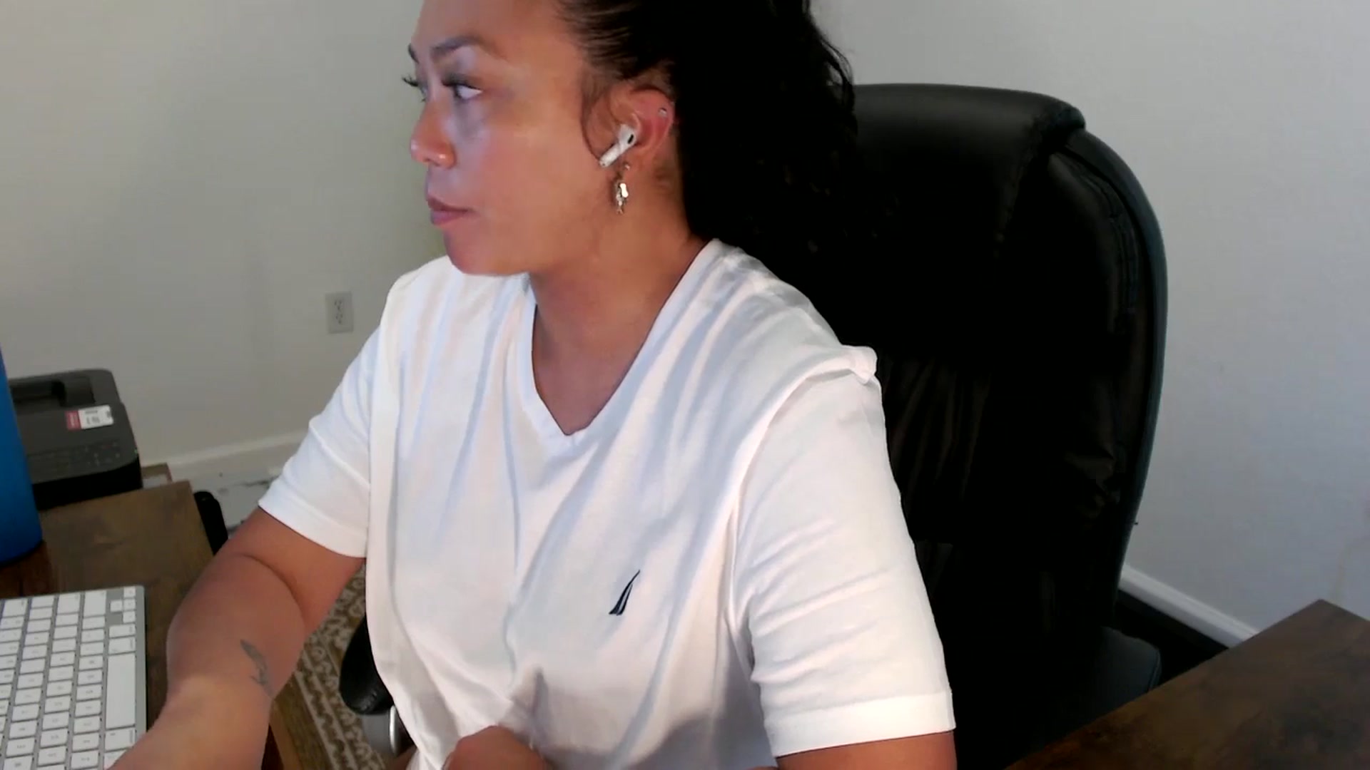 Gallery image thumbnail from MickaylaStar's myfreecams stream on, 09/02/2025, 19:30 image 16 of 20