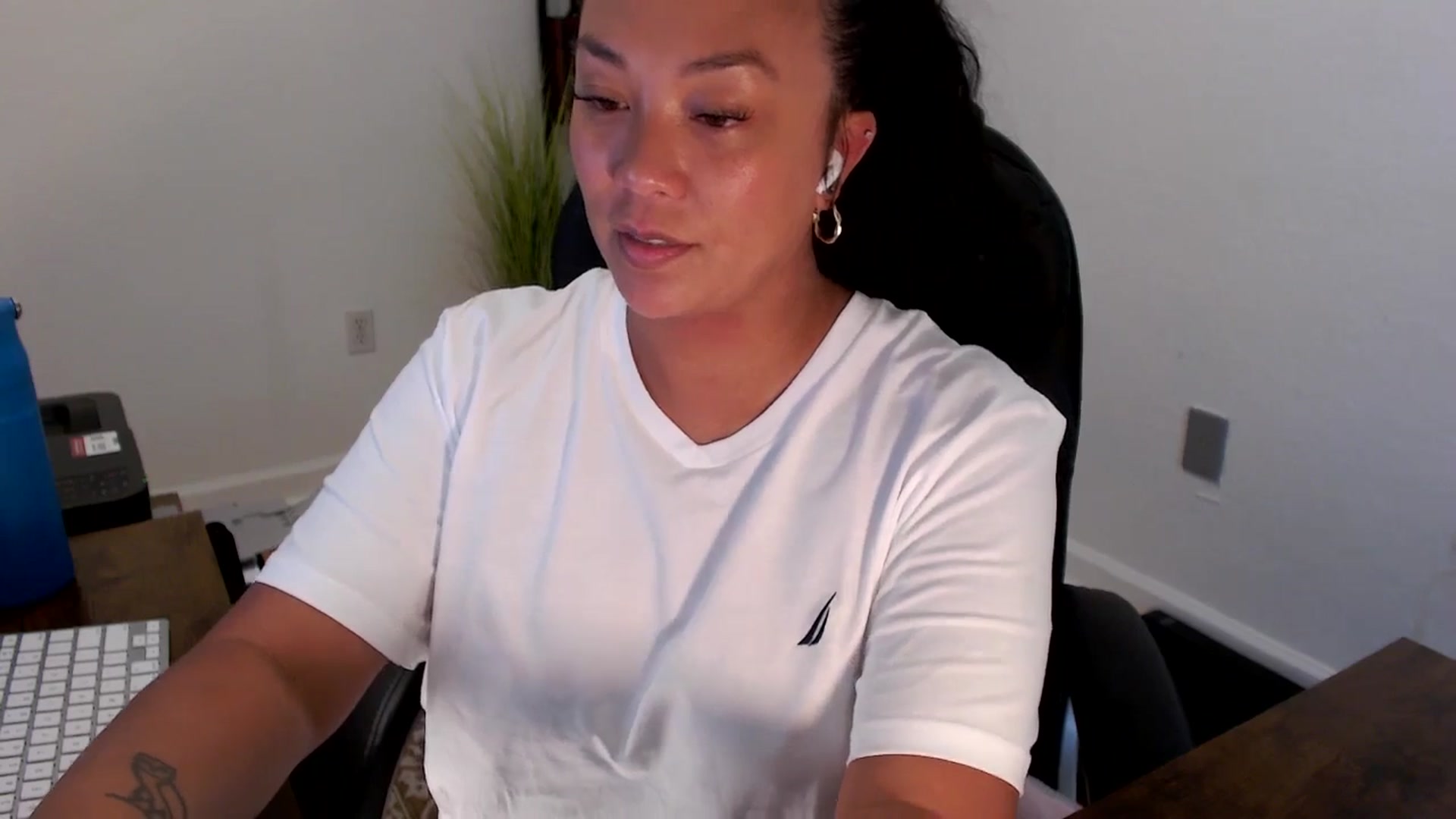 Gallery image thumbnail from MickaylaStar's myfreecams stream on, 09/02/2025, 19:30 image 12 of 20