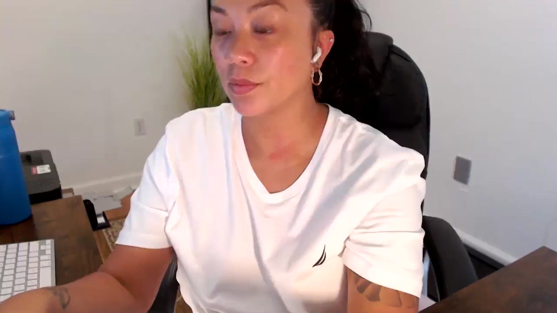 Gallery image thumbnail from MickaylaStar's myfreecams stream on, 09/02/2025, 19:56 image 18 of 20