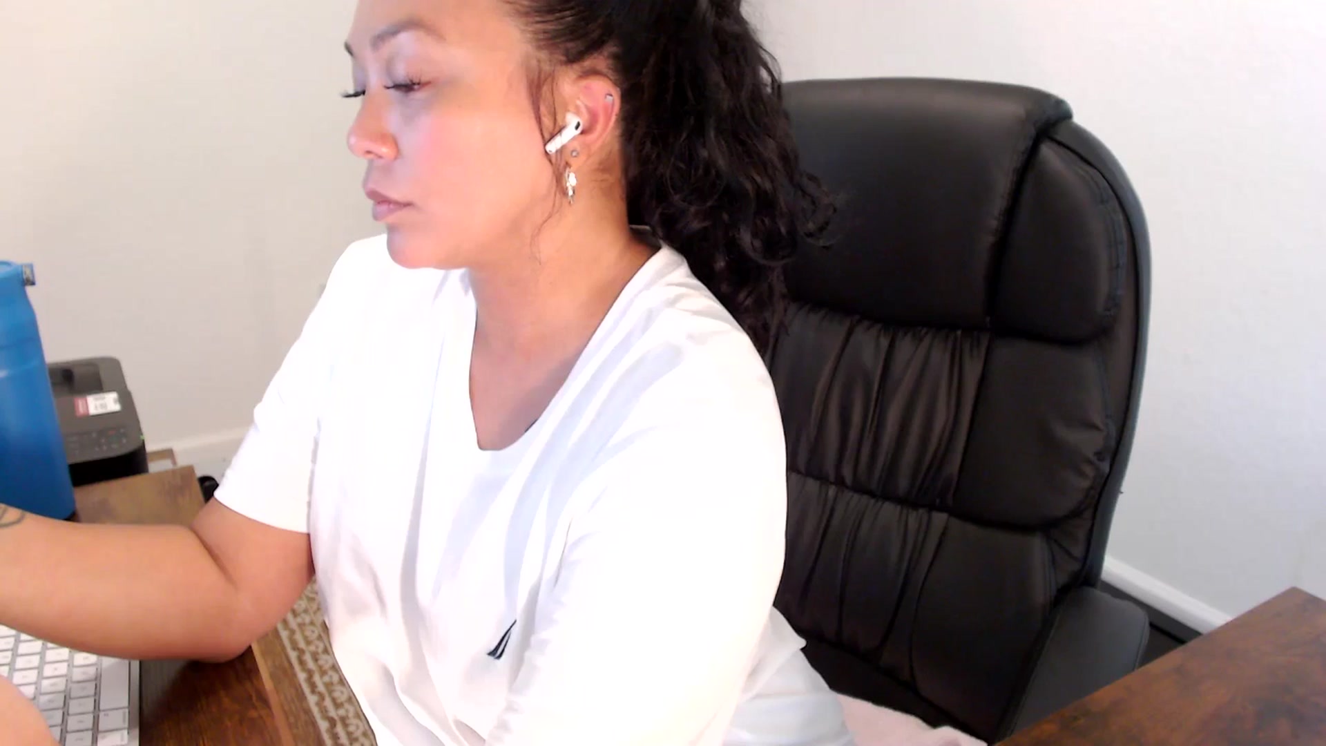 Gallery image thumbnail from MickaylaStar's myfreecams stream on, 09/02/2025, 19:56 image 7 of 20