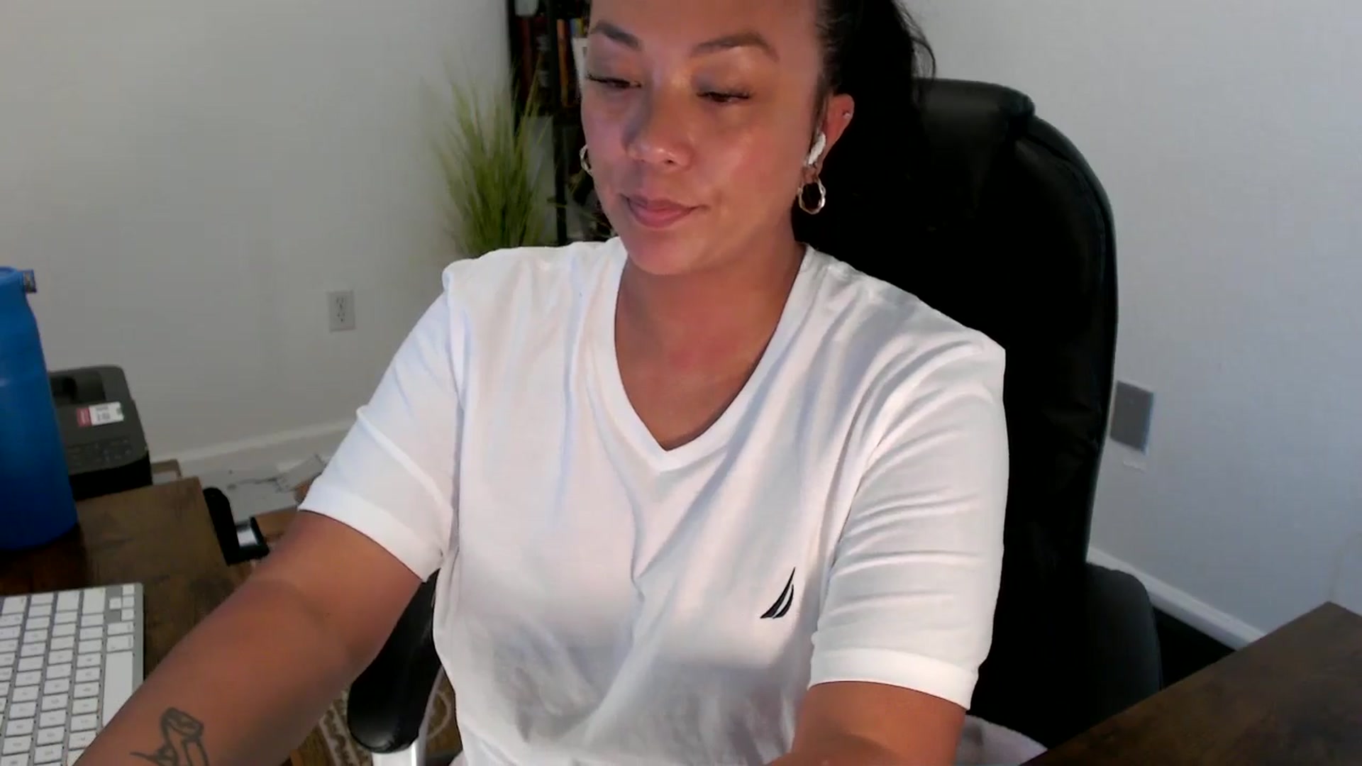 Gallery image thumbnail from MickaylaStar's myfreecams stream on, 09/02/2025, 19:56 image 11 of 20