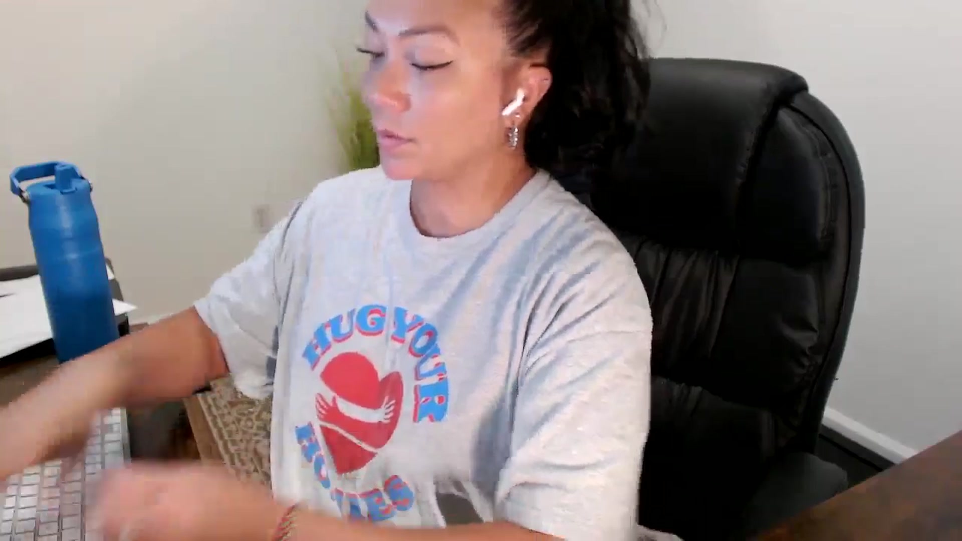 Gallery image thumbnail from MickaylaStar's myfreecams stream on, 09/03/2025, 16:52 image 2 of 20