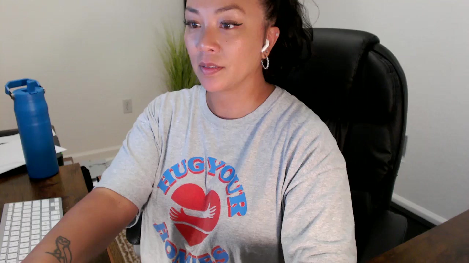 Gallery image thumbnail from MickaylaStar's myfreecams stream on, 09/03/2025, 16:52 image 1 of 20