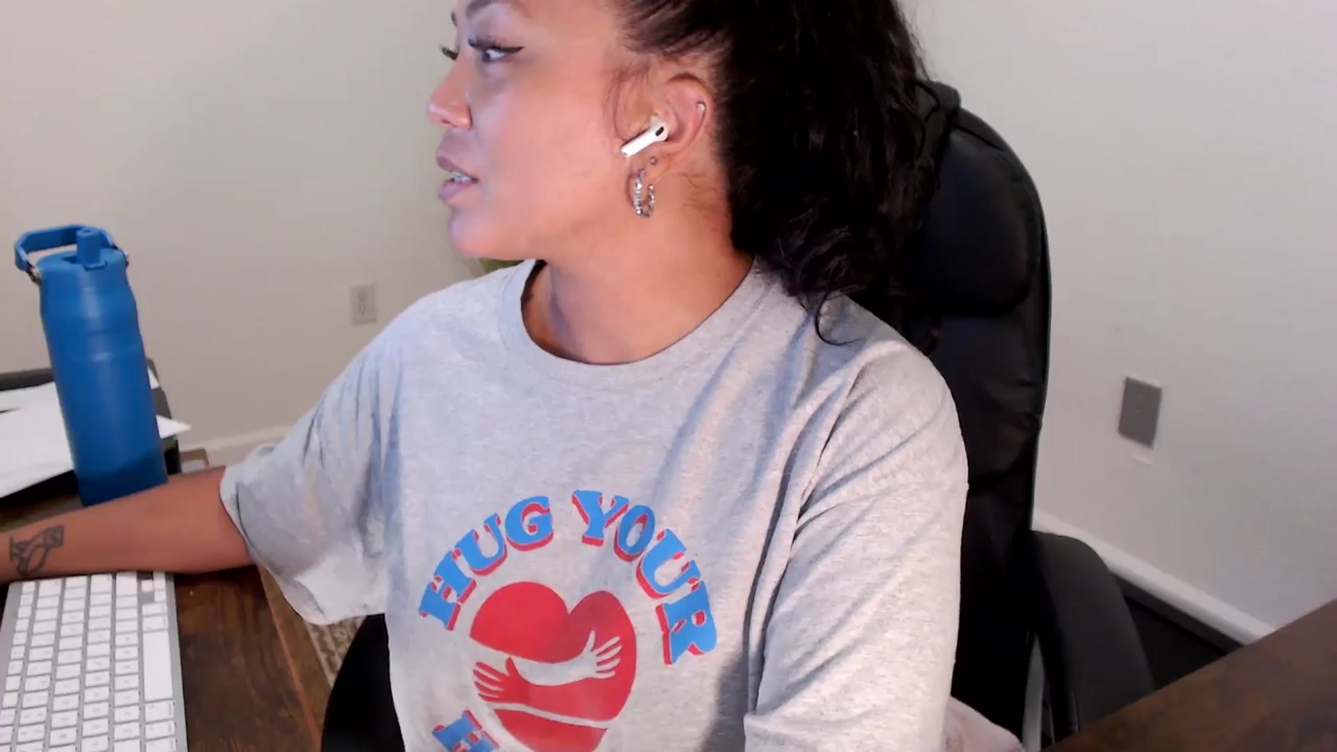 Gallery image thumbnail from MickaylaStar's myfreecams stream on, 09/03/2025, 16:52 image 10 of 20