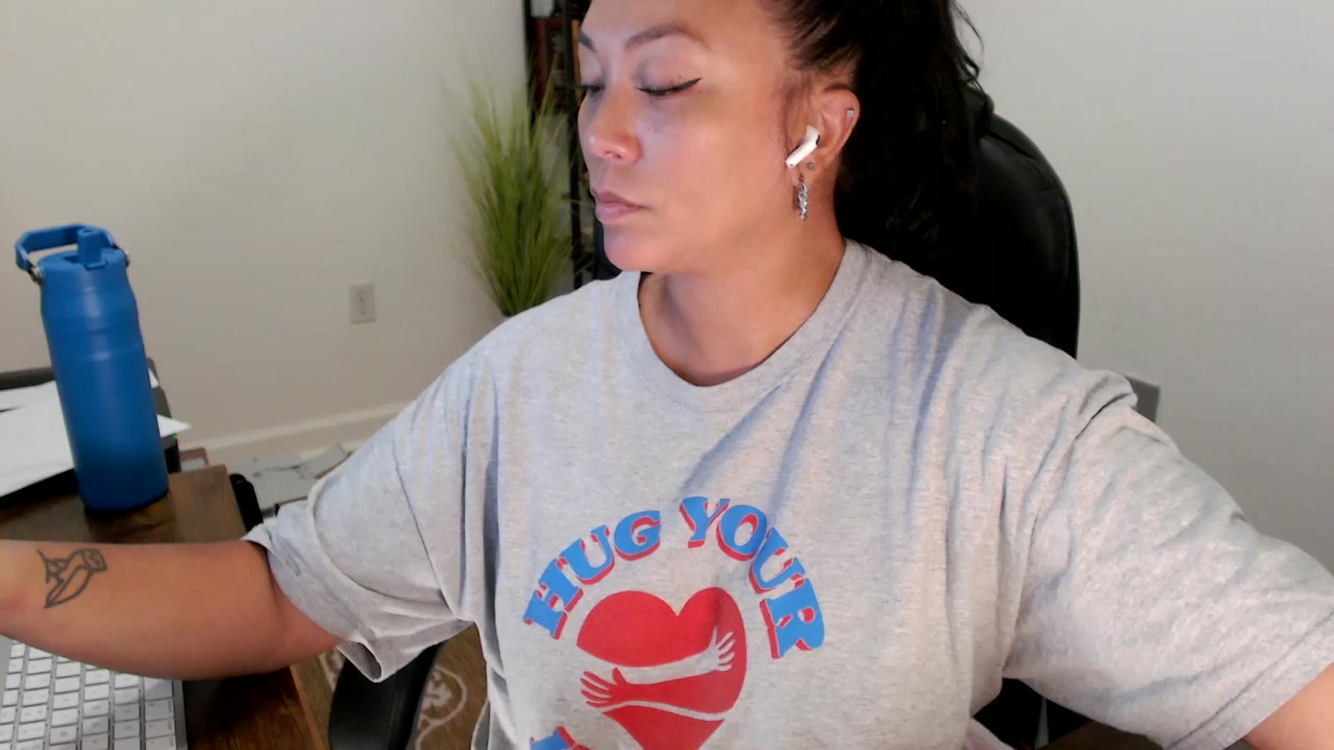 Gallery image thumbnail from MickaylaStar's myfreecams stream on, 09/03/2025, 16:52 image 15 of 20