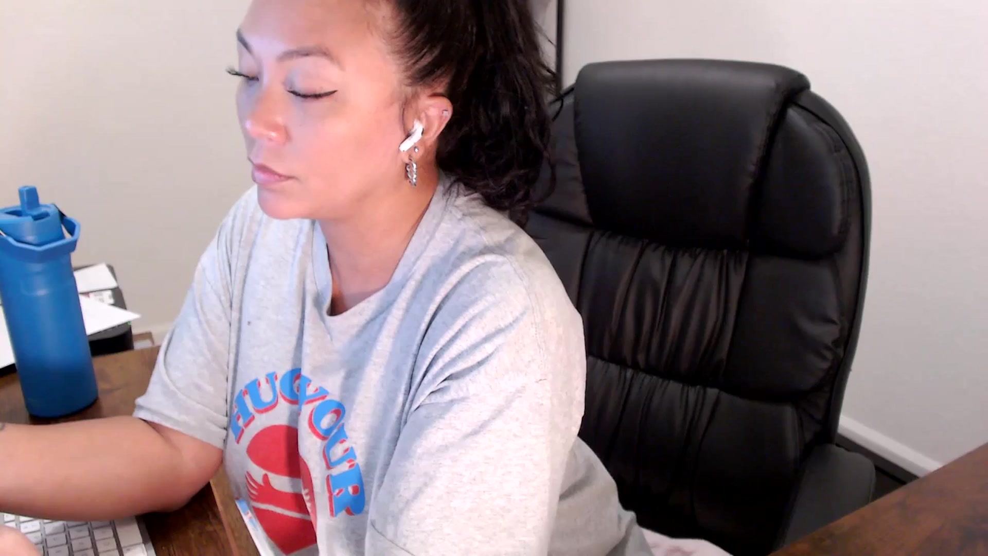 Gallery image thumbnail from MickaylaStar's myfreecams stream on, 09/03/2025, 17:40 image 8 of 20
