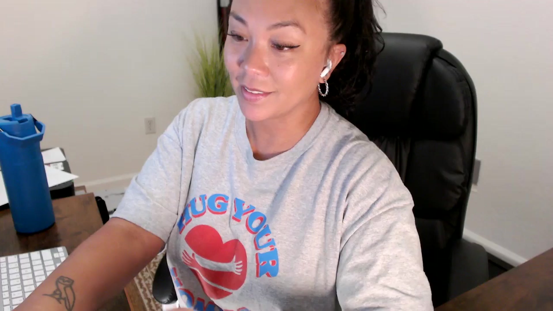Gallery image thumbnail from MickaylaStar's myfreecams stream on, 09/03/2025, 17:40 image 13 of 20