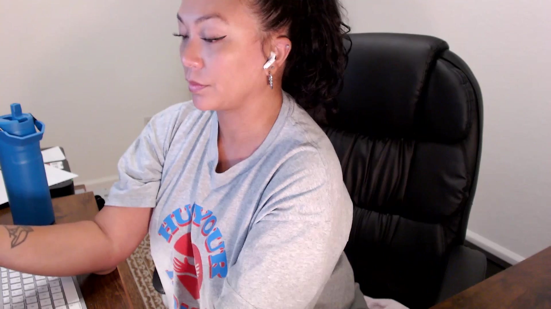 Gallery image thumbnail from MickaylaStar's myfreecams stream on, 09/03/2025, 17:40 image 9 of 20