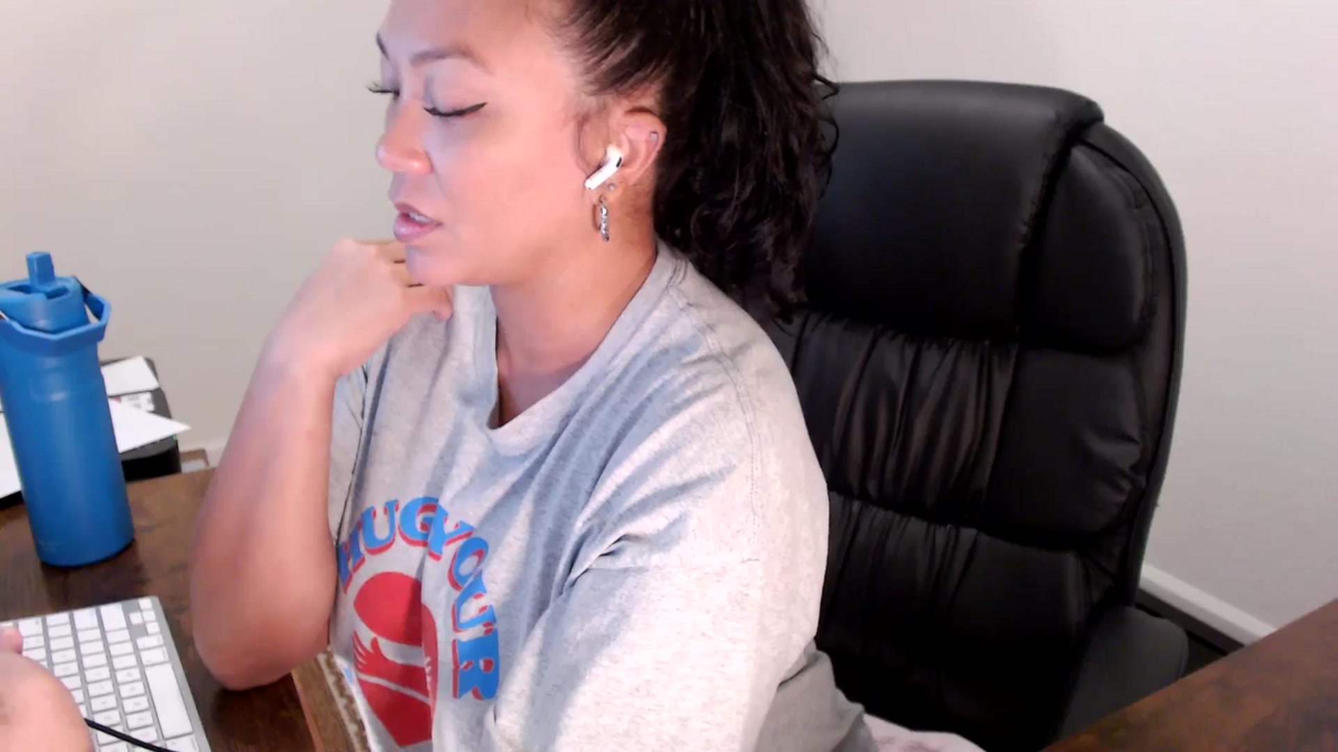 Gallery image thumbnail from MickaylaStar's myfreecams stream on, 09/03/2025, 17:40 image 2 of 20