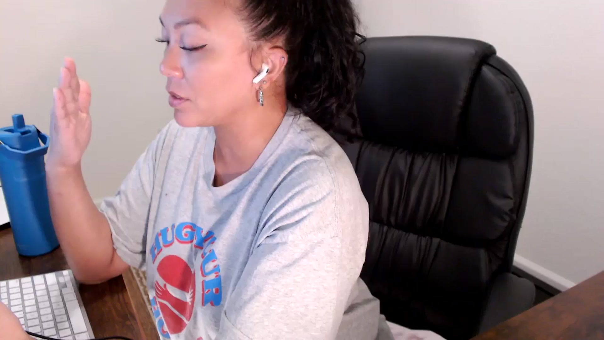 Gallery image thumbnail from MickaylaStar's myfreecams stream on, 09/03/2025, 17:40 image 5 of 20