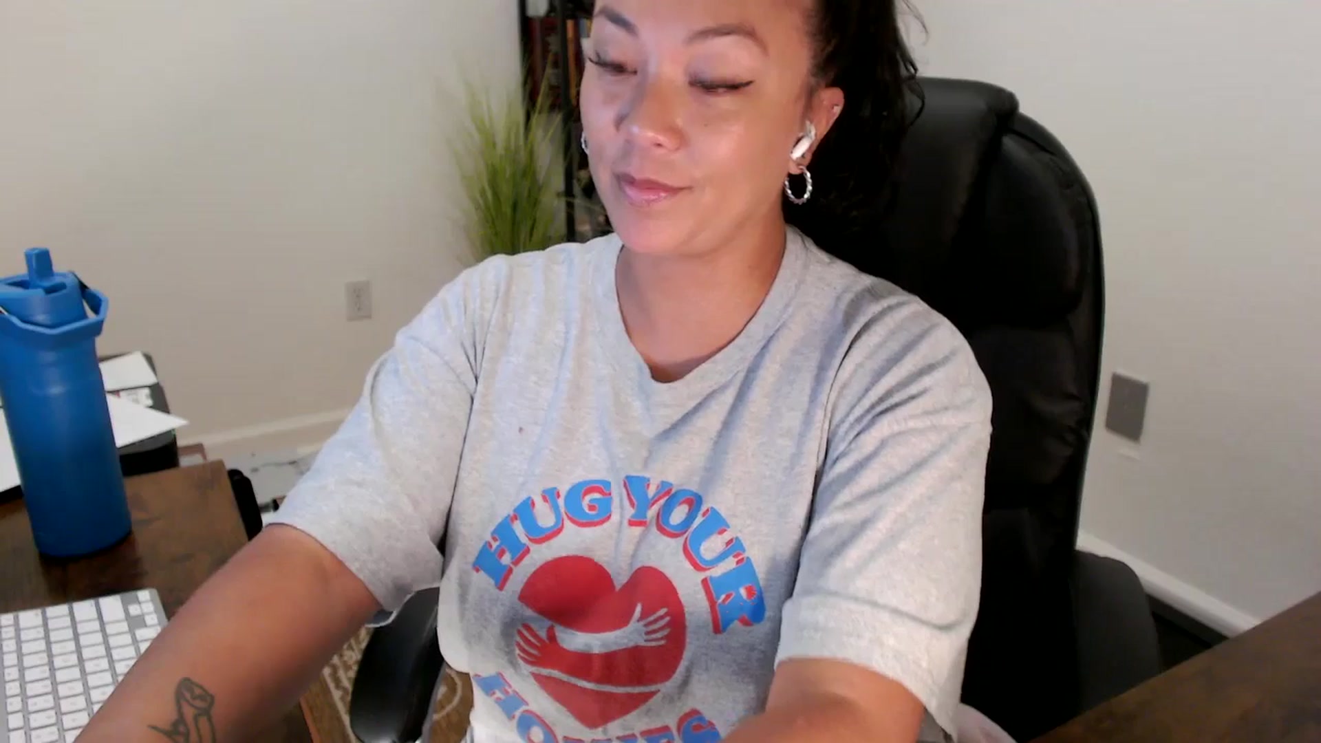 Gallery image thumbnail from MickaylaStar's myfreecams stream on, 09/03/2025, 17:40 image 12 of 20