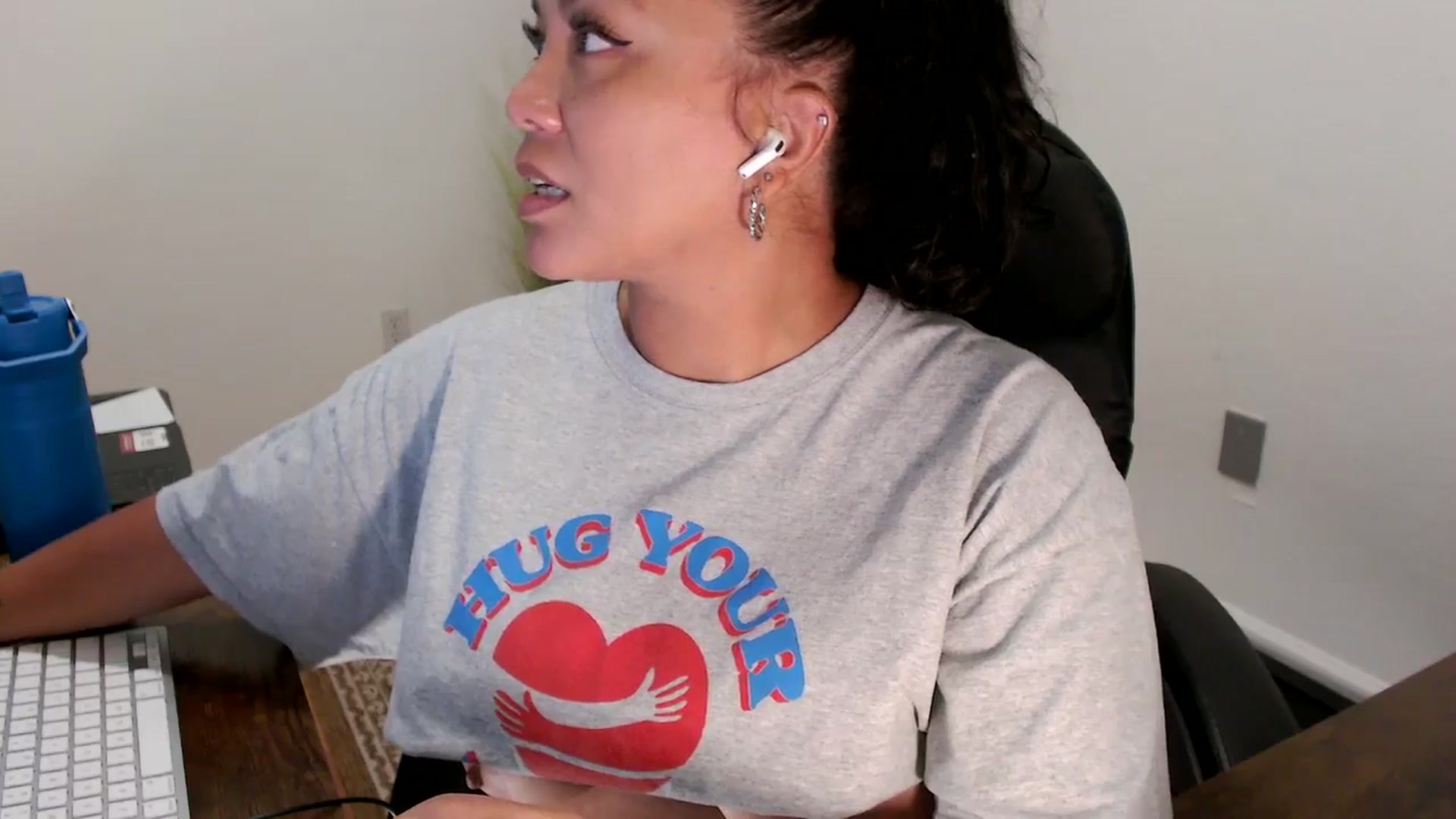 Gallery image thumbnail from MickaylaStar's myfreecams stream on, 09/03/2025, 18:38 image 7 of 20