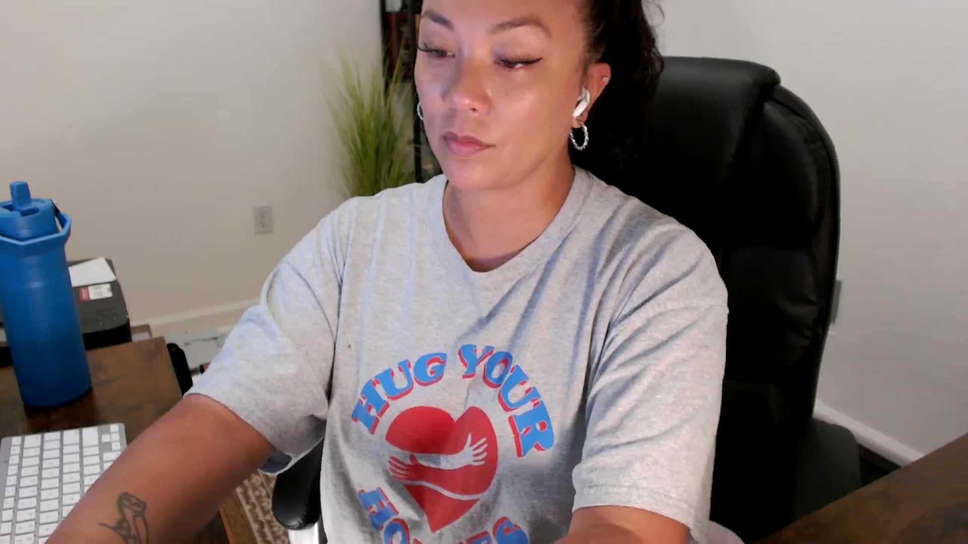 Gallery image thumbnail from MickaylaStar's myfreecams stream on, 09/03/2025, 18:38 image 4 of 20
