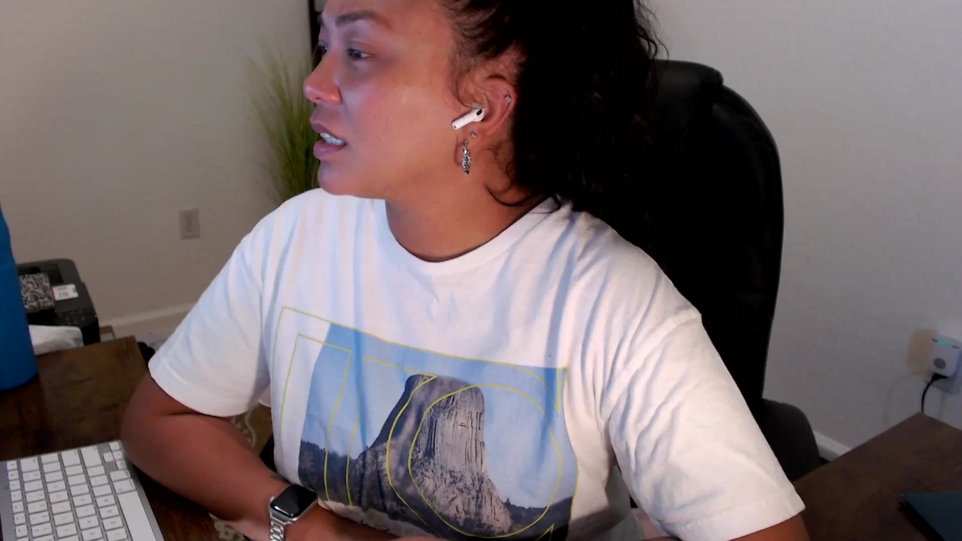 Gallery image thumbnail from MickaylaStar's myfreecams stream on, 09/04/2025, 19:13 image 18 of 20