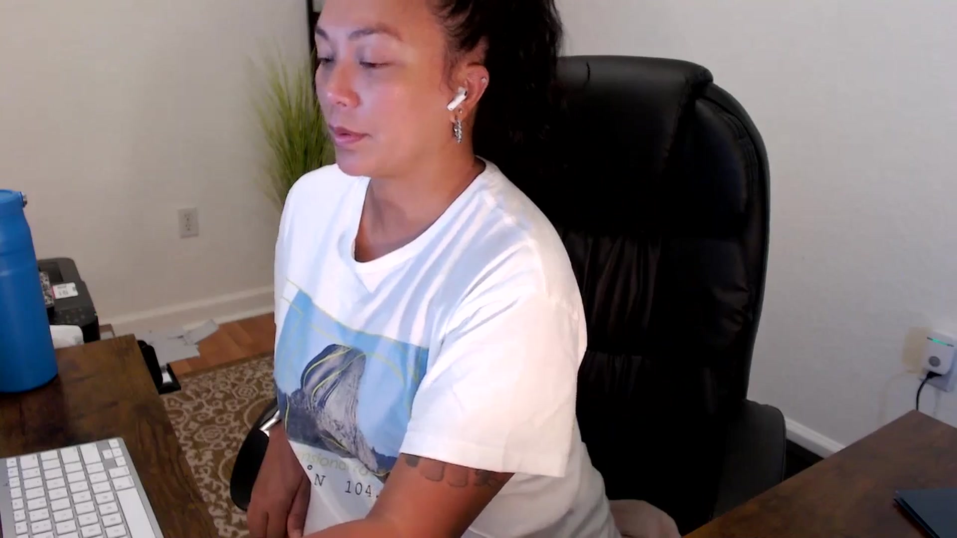 Gallery image thumbnail from MickaylaStar's myfreecams stream on, 09/04/2025, 19:46 image 6 of 20