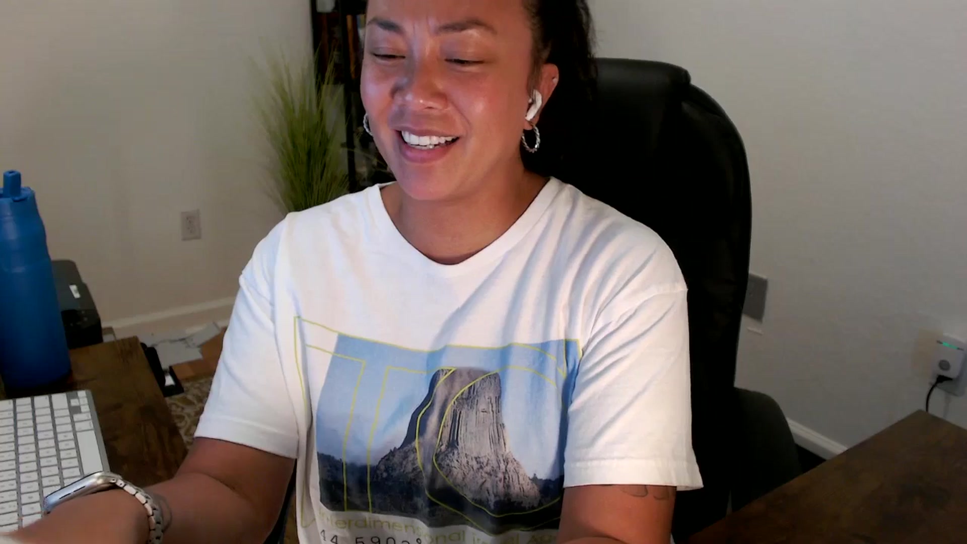 Gallery image thumbnail from MickaylaStar's myfreecams stream on, 09/04/2025, 21:21 image 19 of 20